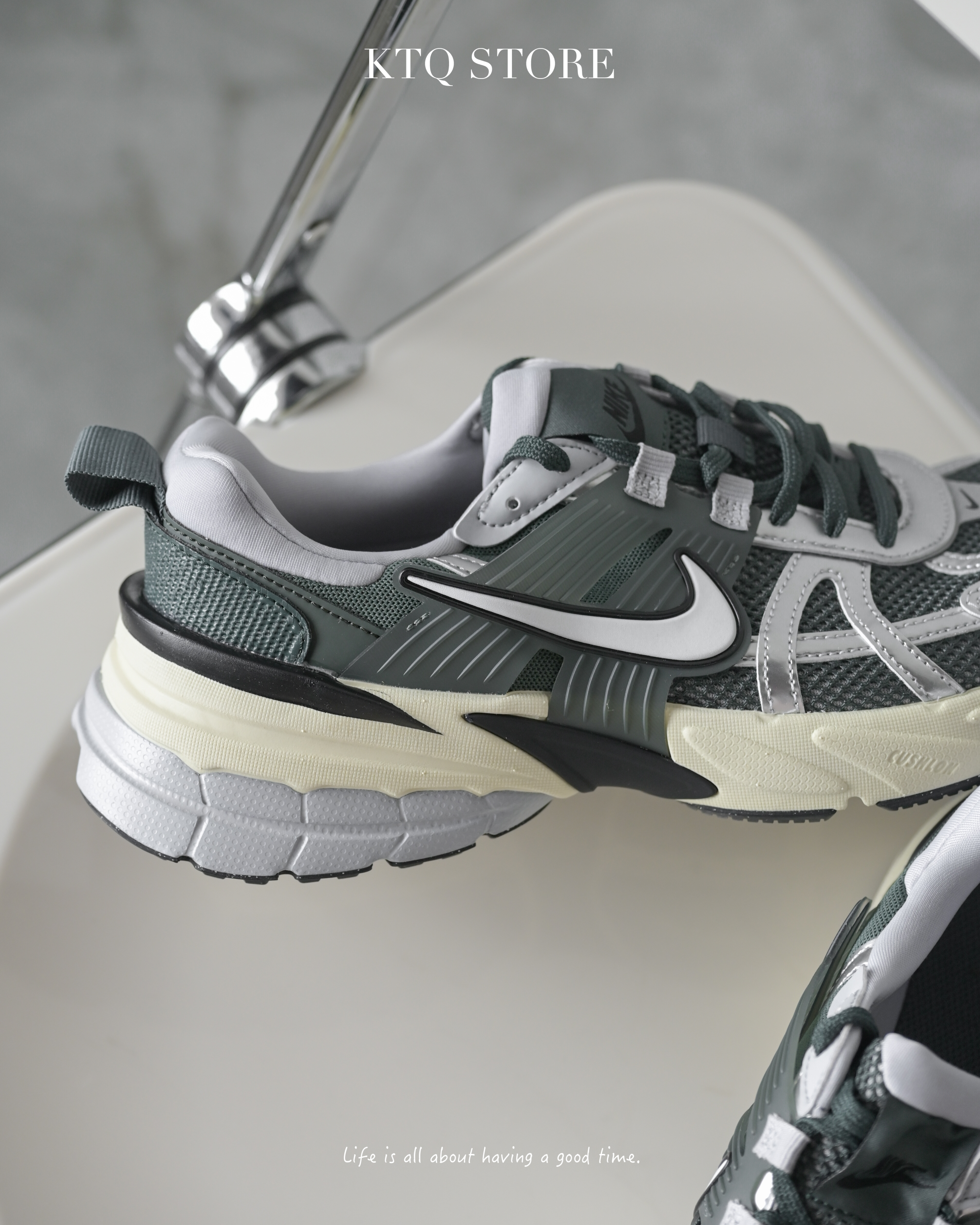 KTQ STORE ‧  Nike V2K Run "Vintage Green" 復古綠 HJ4497-300