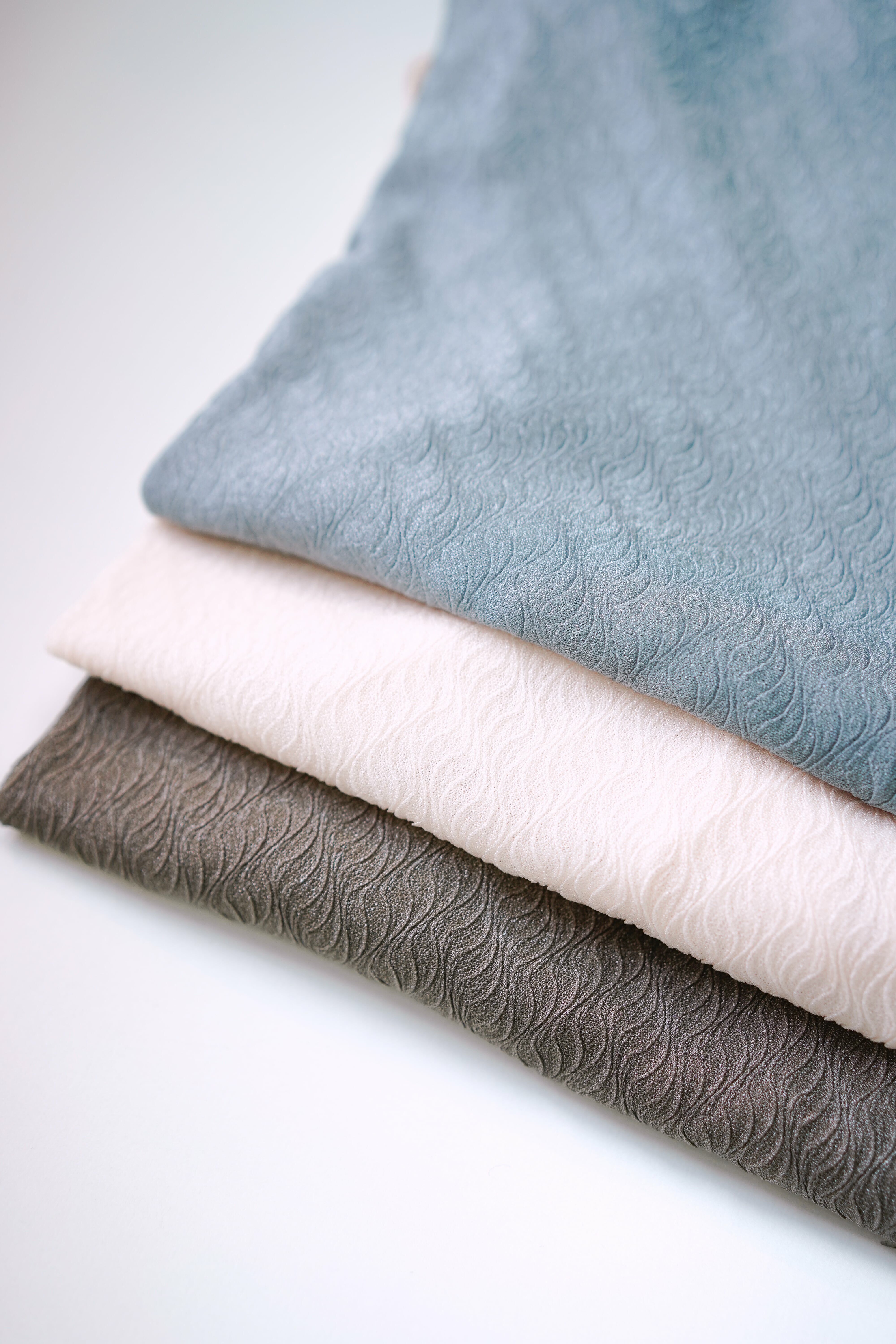 海浪紋壓褶閃紗上衣 - BL43346