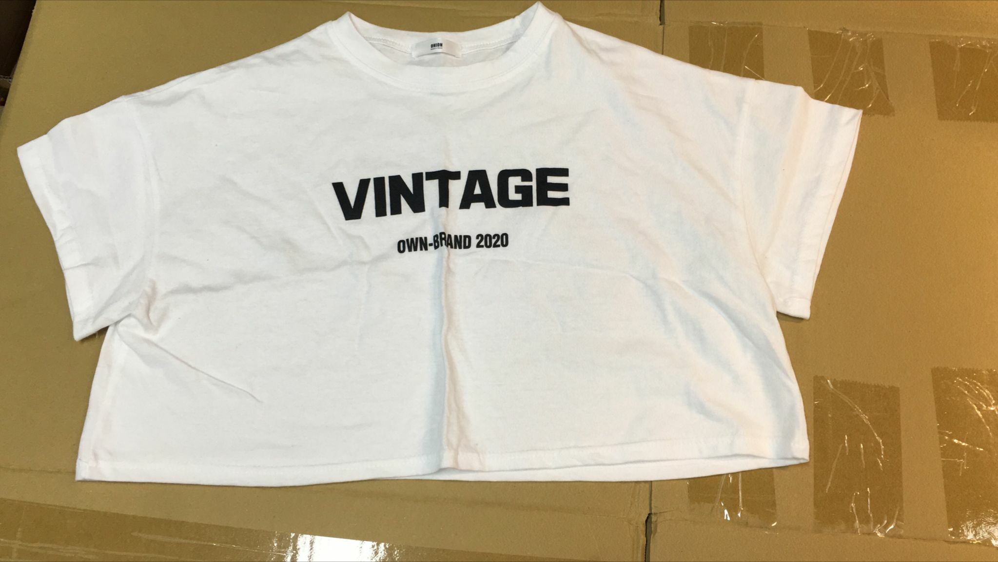 現貨 韓國Ladies 短身T-Shirt（此為清貨價貨品不設退換）(AT11 204)