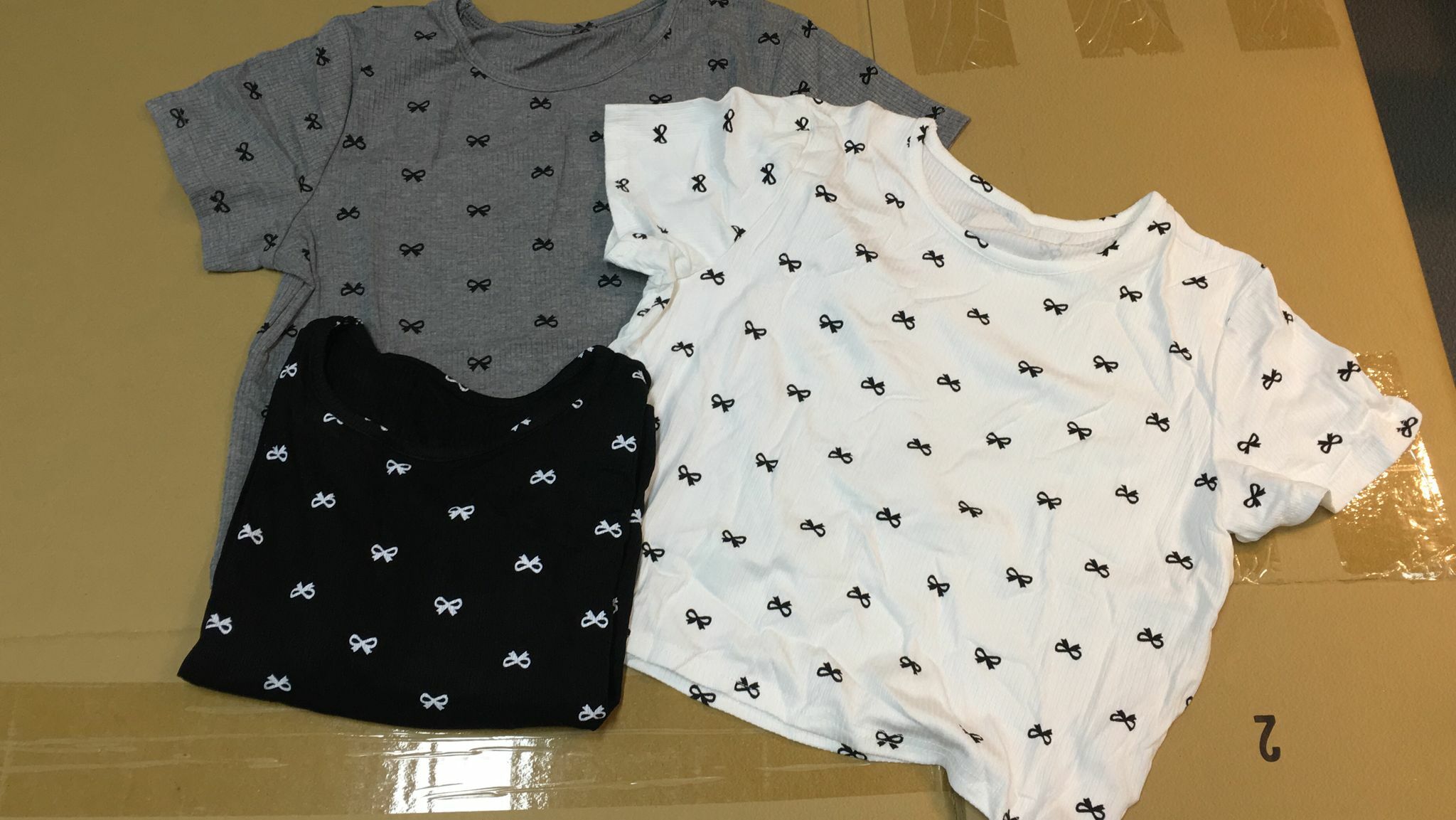 現貨韓國蝴蝶結短身TEE（此為清貨價貨品不設退換） (AT11 207)