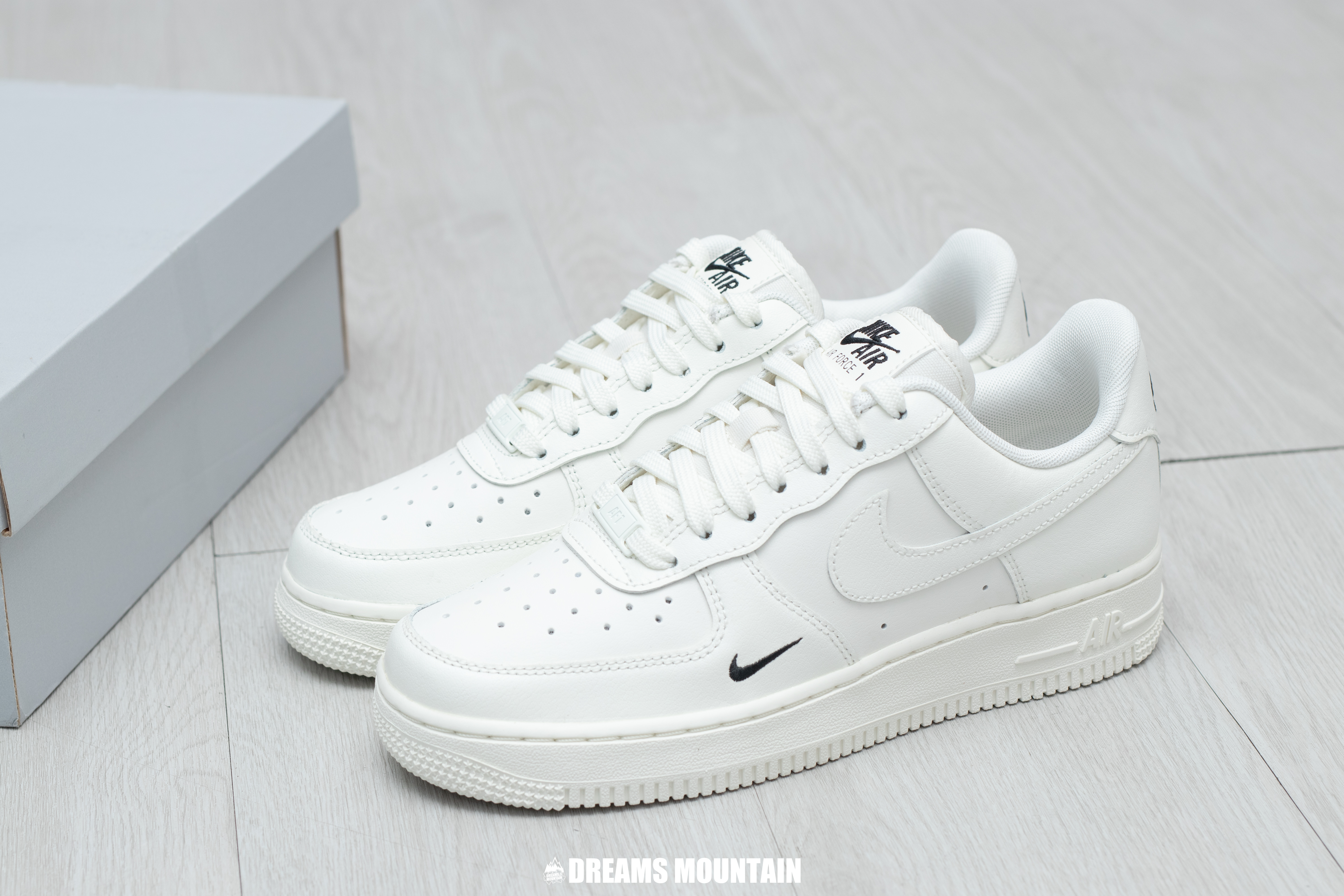 【預訂】Nike Air Force 1 Essential TRK3 奶油白小黑勾-WOMEN