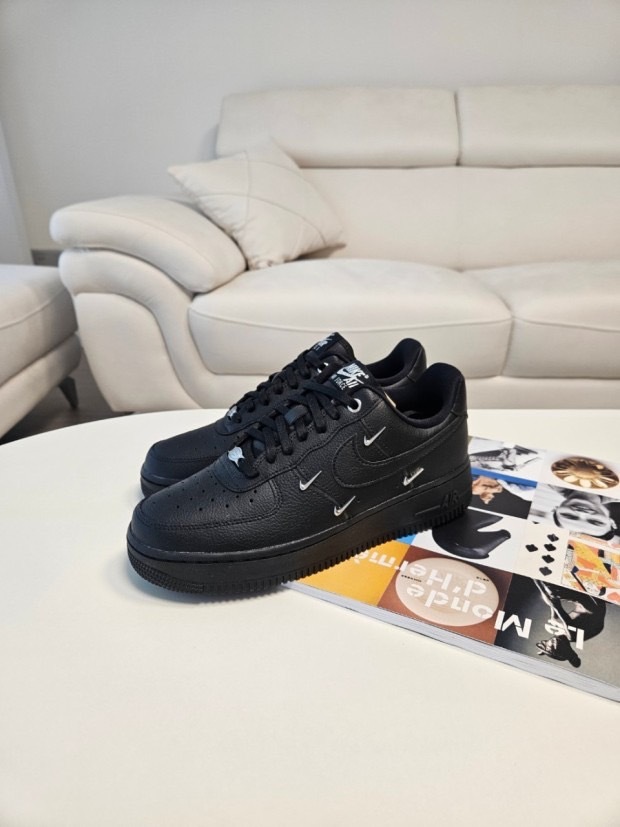 【Luxury】限量搶購 Nike Air Force 1  黑武士小銀鉤 女款  銀色勾勾 銀勾 小金勾 af 空運一號 全黑球鞋