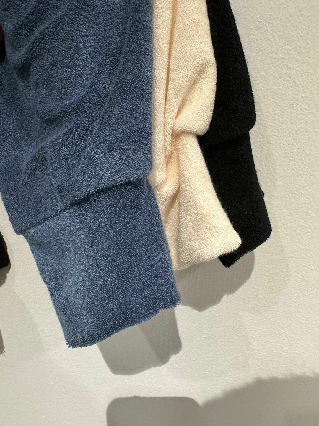 淨色反領拉鍊毛巾質地長袖衫 VOID-043T