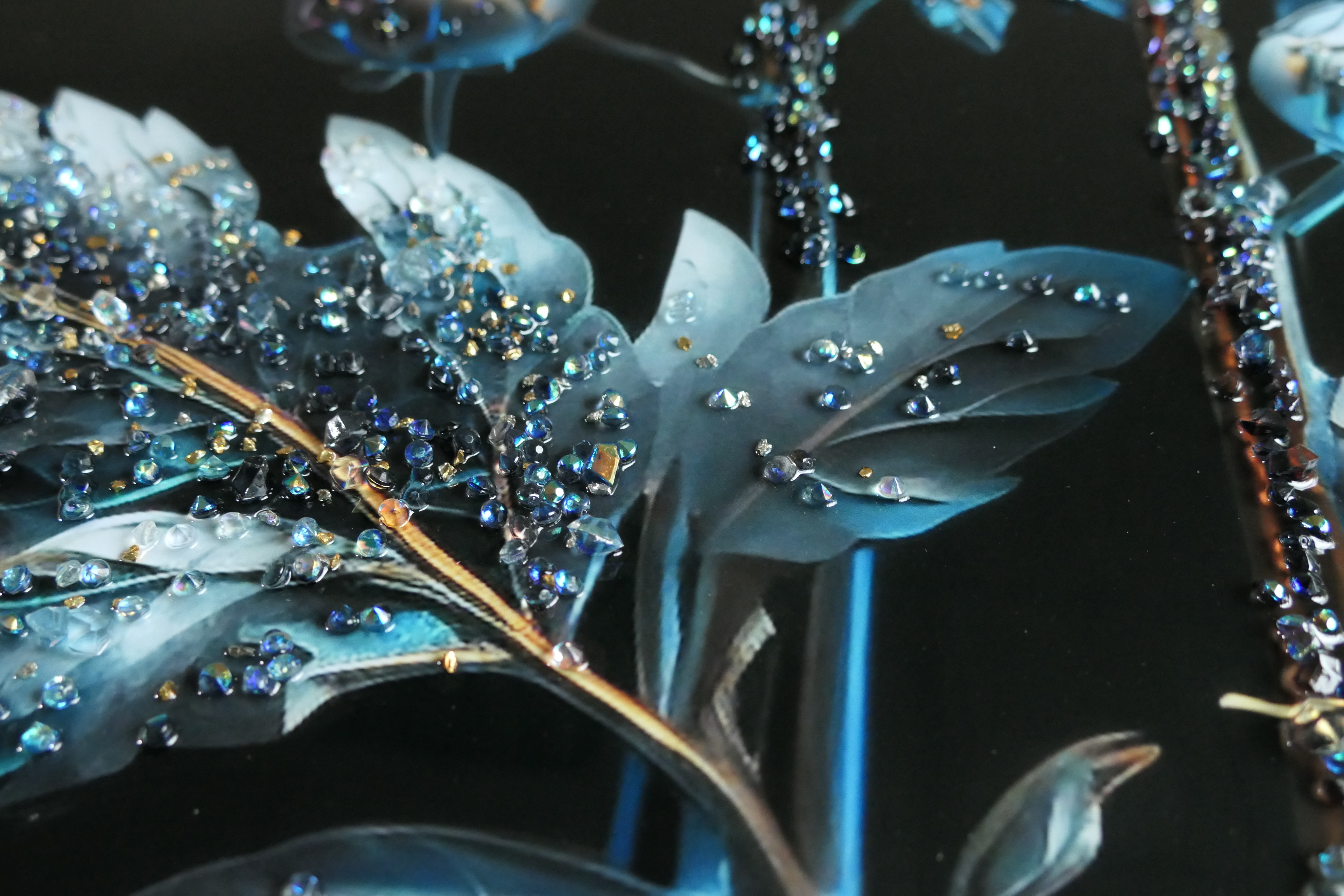 精緻藝術貼鑽晶瓷畫｜藝術晶瓷畫｜藍牡丹(黑)｜60x90尺寸