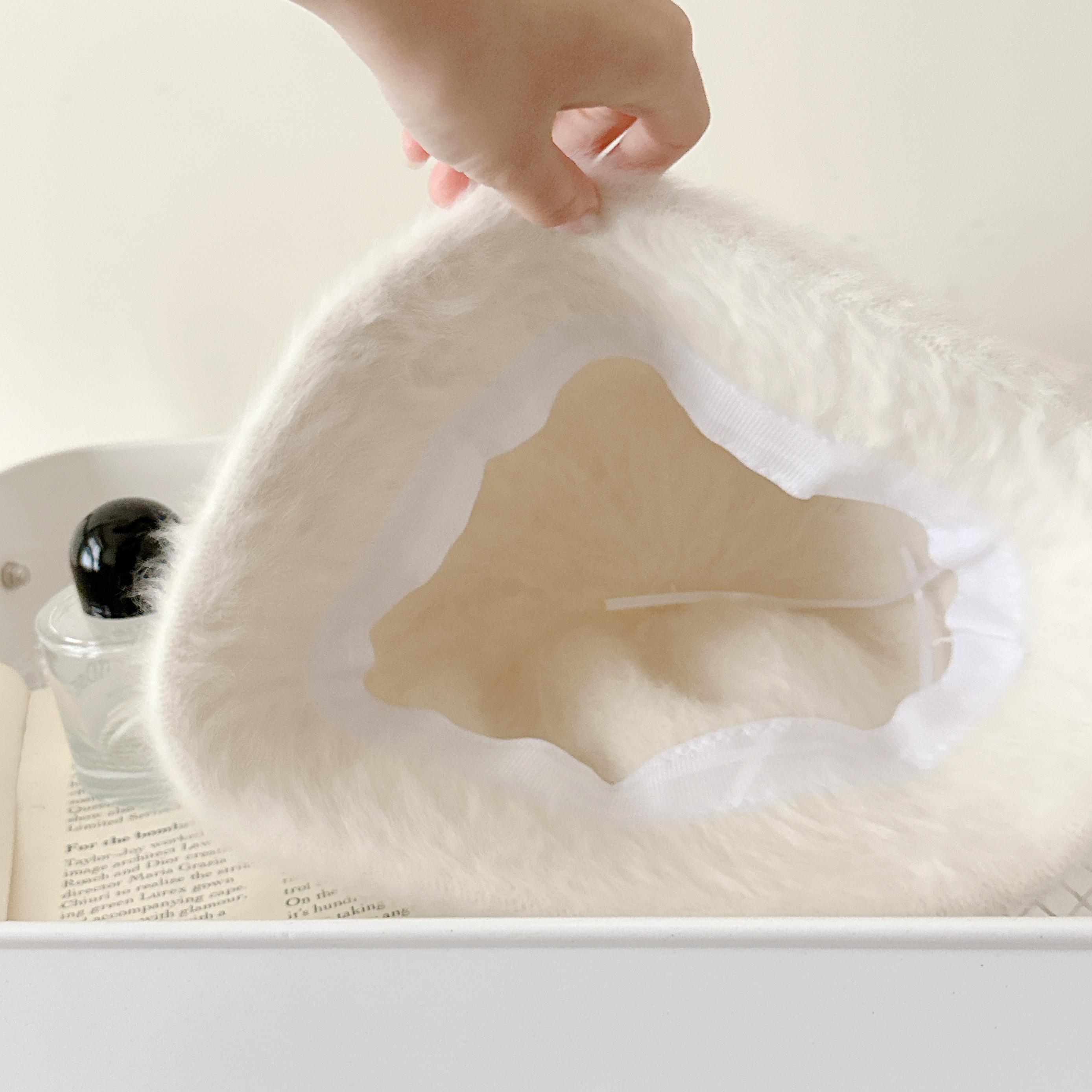 現貨🚚冬天超好搭！質感雪白絨毛漁夫帽💕