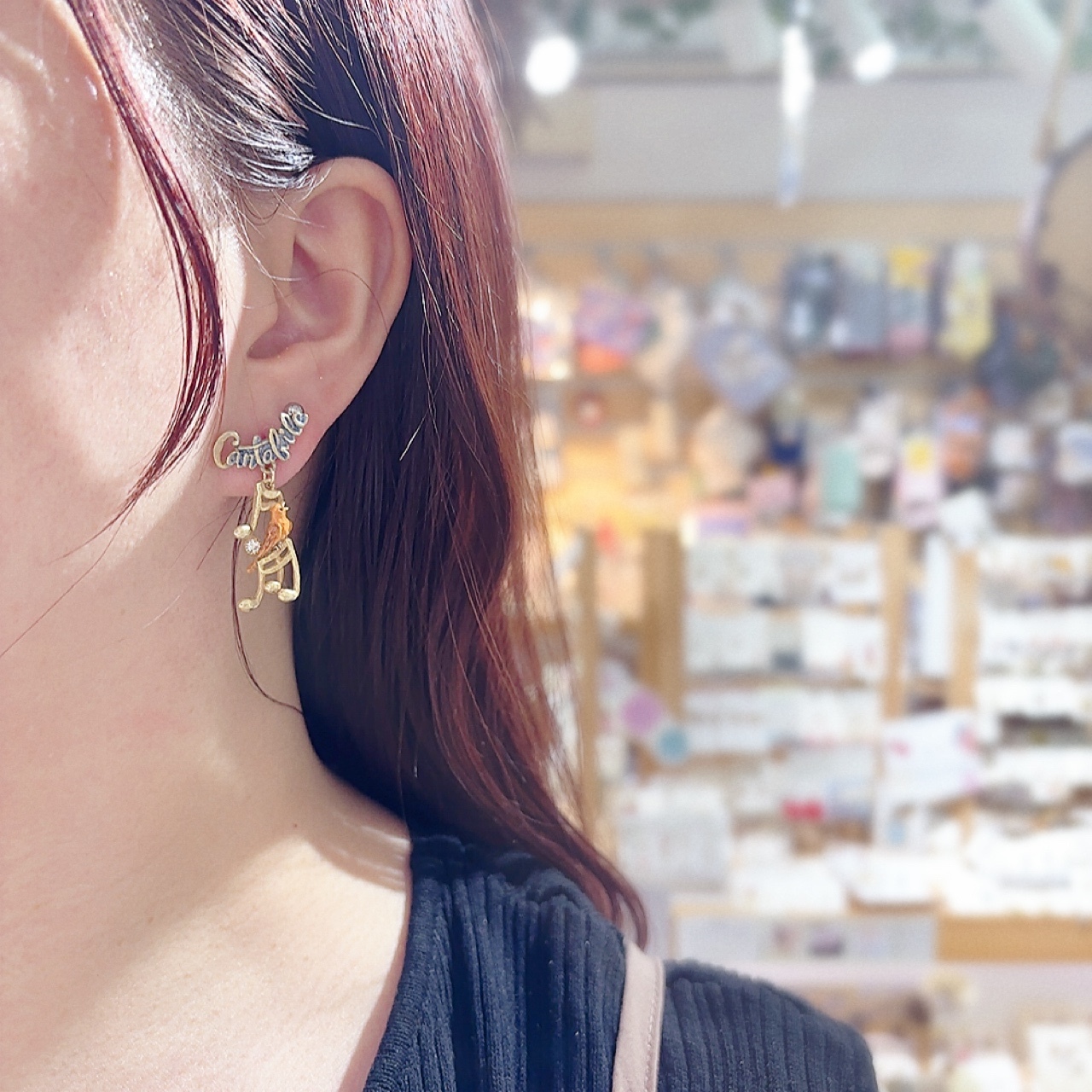 金絲雀歡快地歌唱耳環