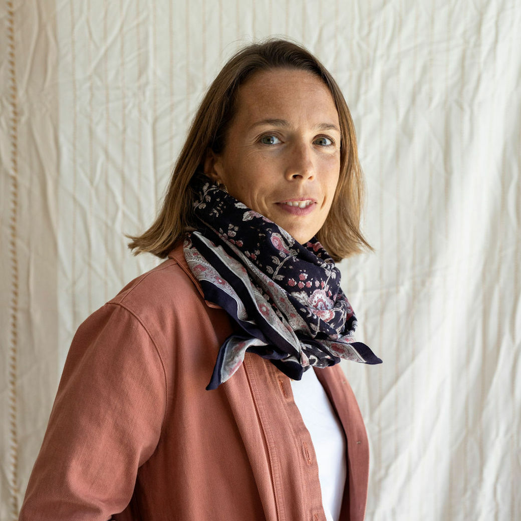 卡普里午夜黑 | 領巾