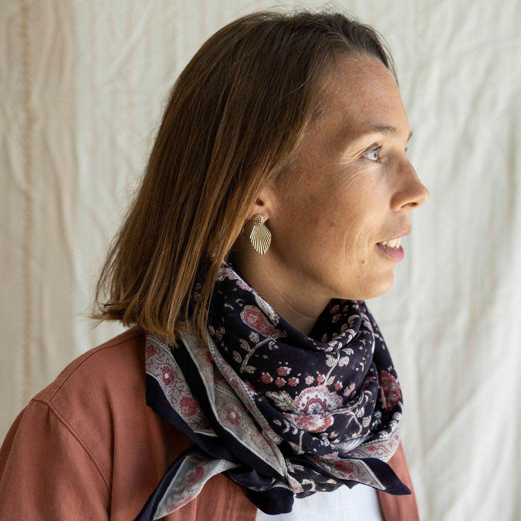 卡普里午夜黑 | 領巾