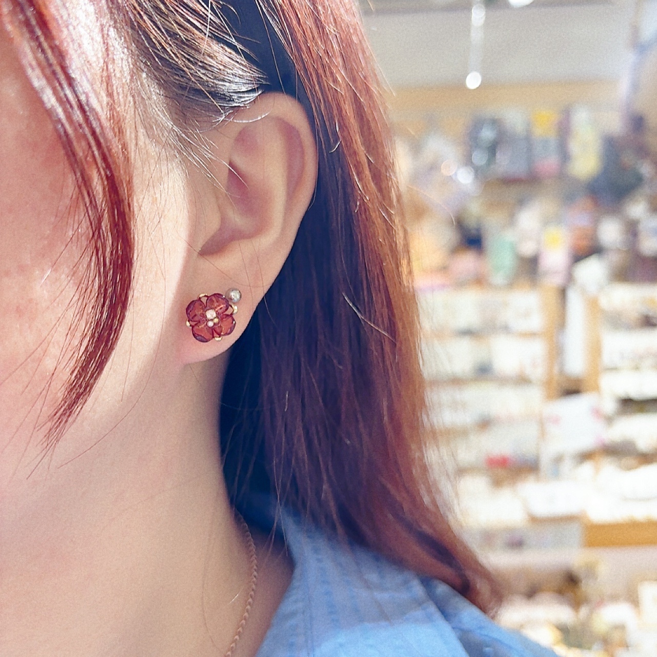 透明感花形耳環