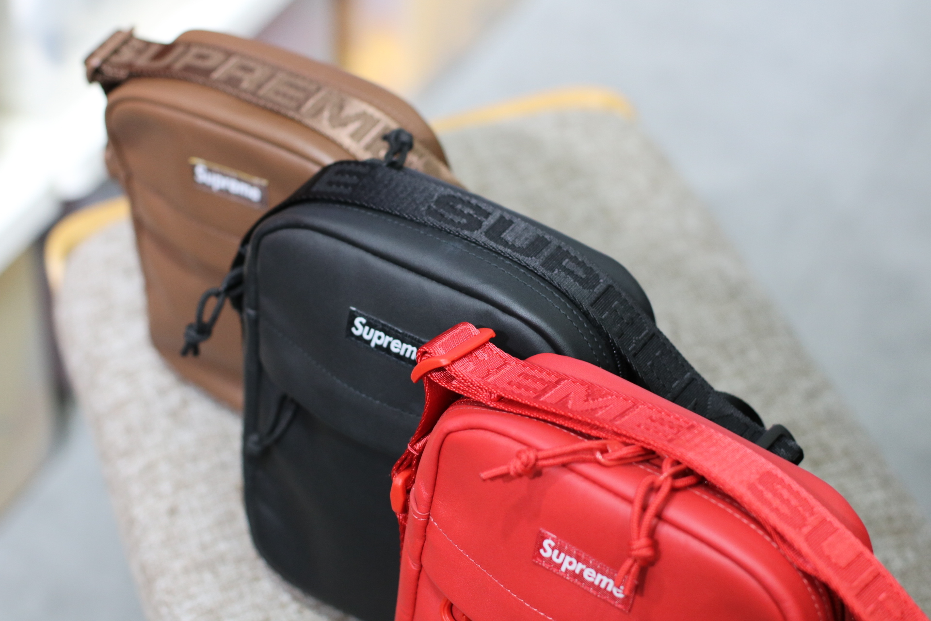 Supreme FW23 Leather Shoulder Bag 兩色