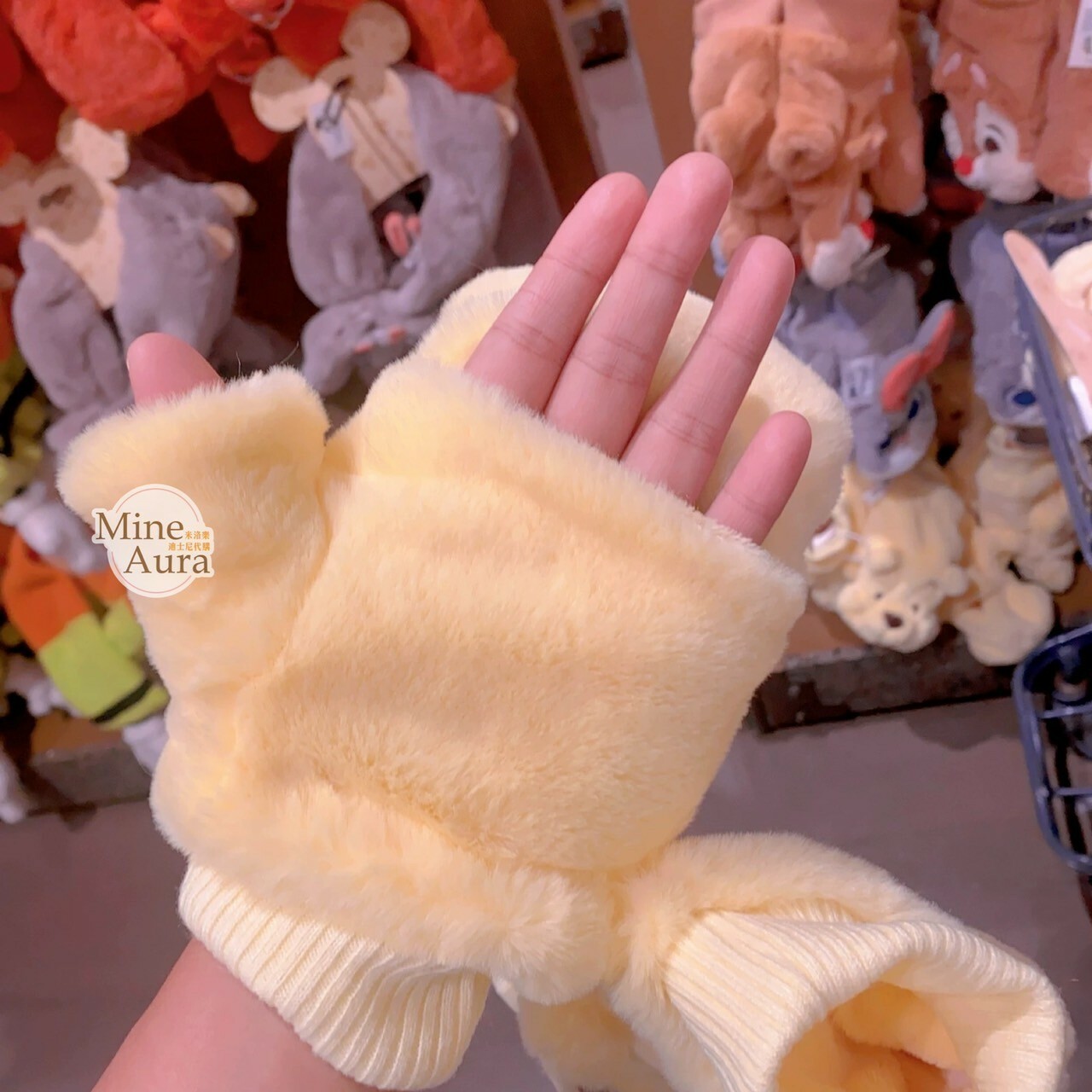 小熊維尼 Winnie the Pooh 大頭絨毛 造型 保暖 露指 手套 -上海迪士尼樂園