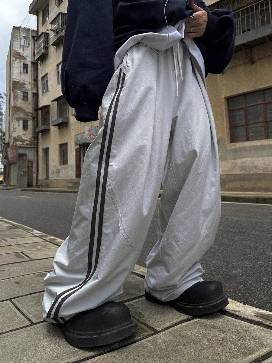 Aurocean 雙槓尼龍寬鬆解構拼接運動褲