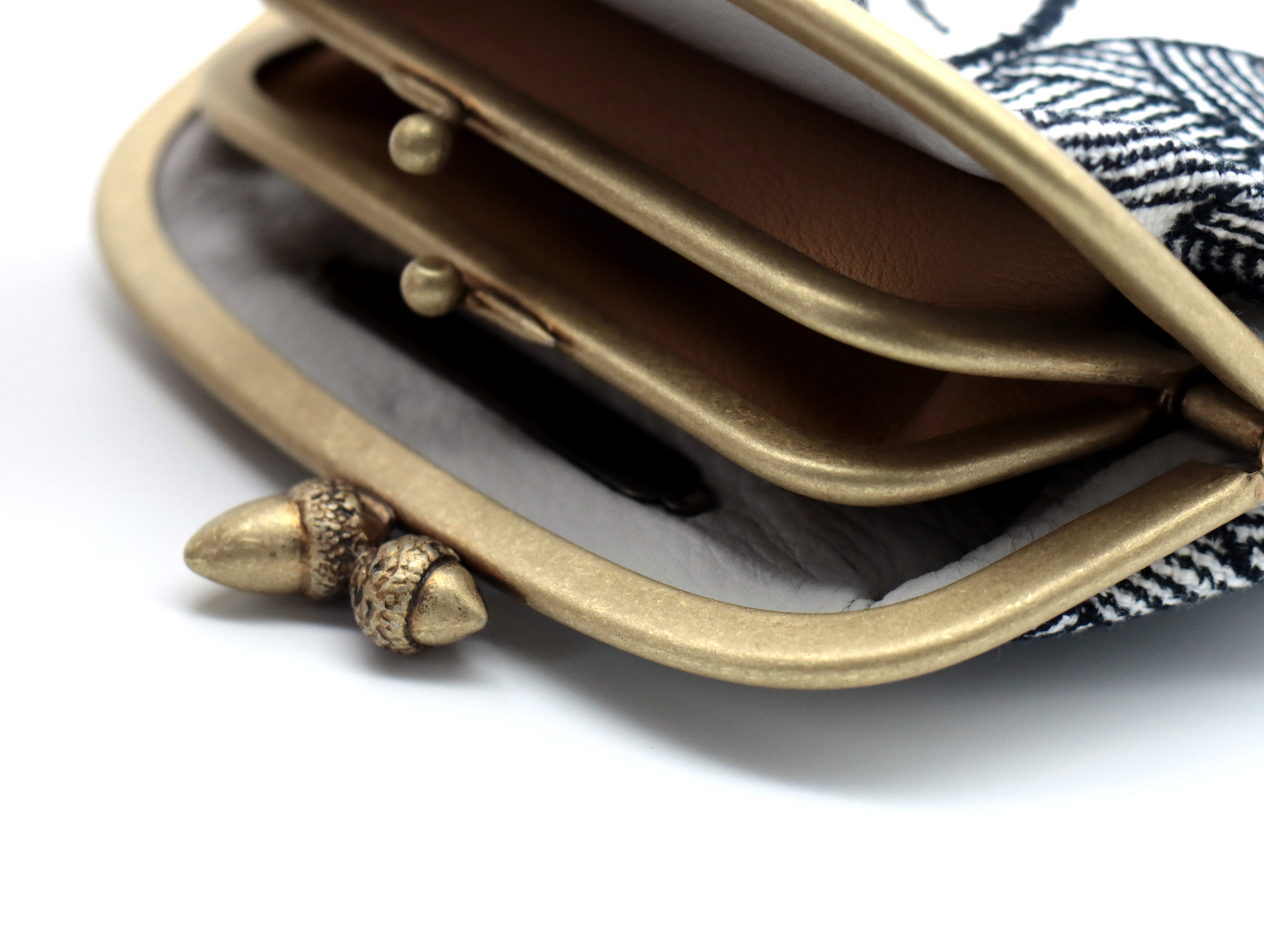 minä perhonen｜hanakaze 刺繡口金包