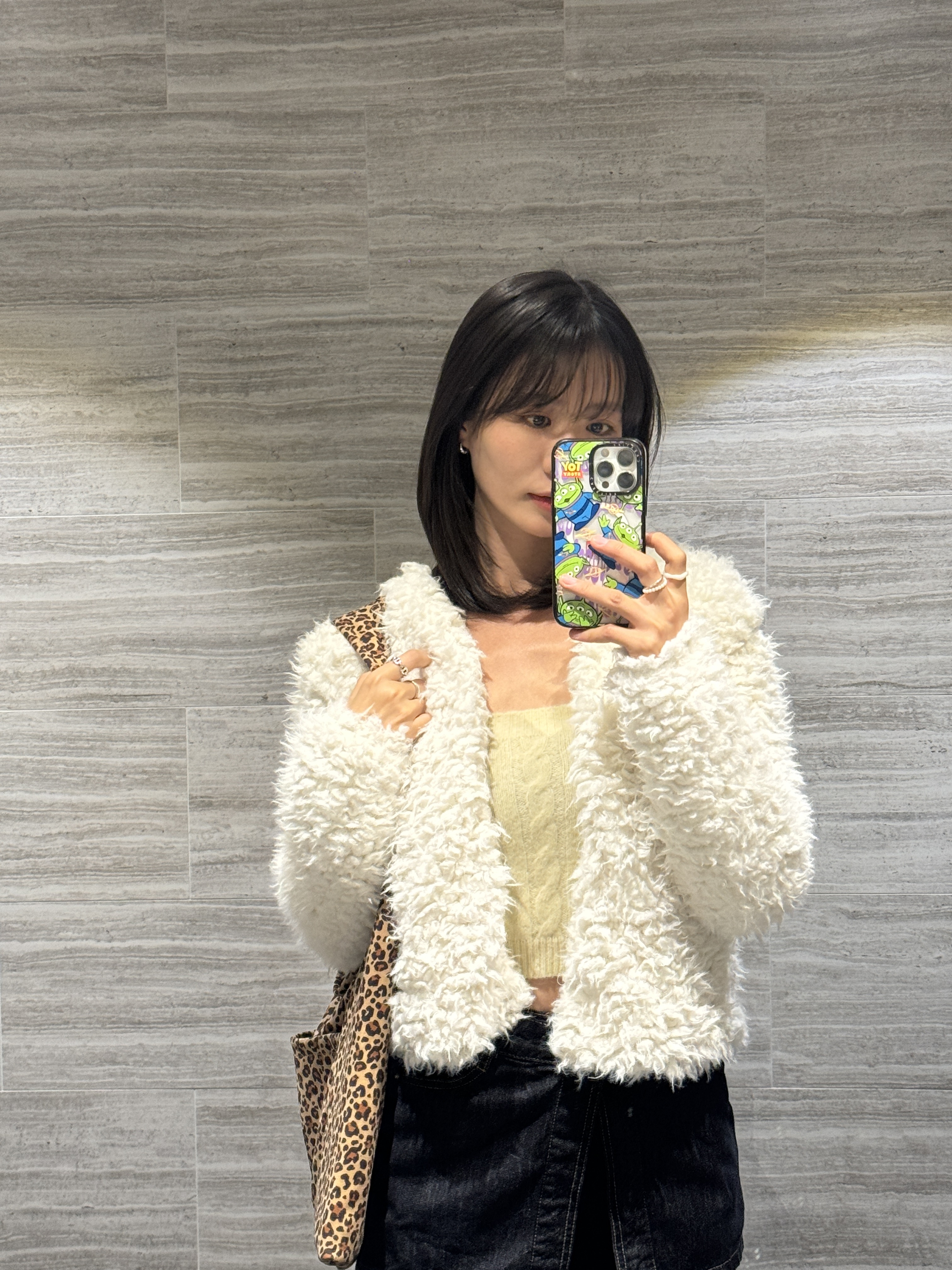 (訂購)  可愛感超百搭舒服毛毛外套 JK1101 (白/黑)