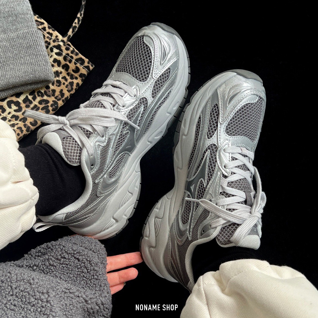 MIZUNO TRAINER 2K V2 美津濃 復古 網布 跑鞋 金屬銀灰 (男/女同款)