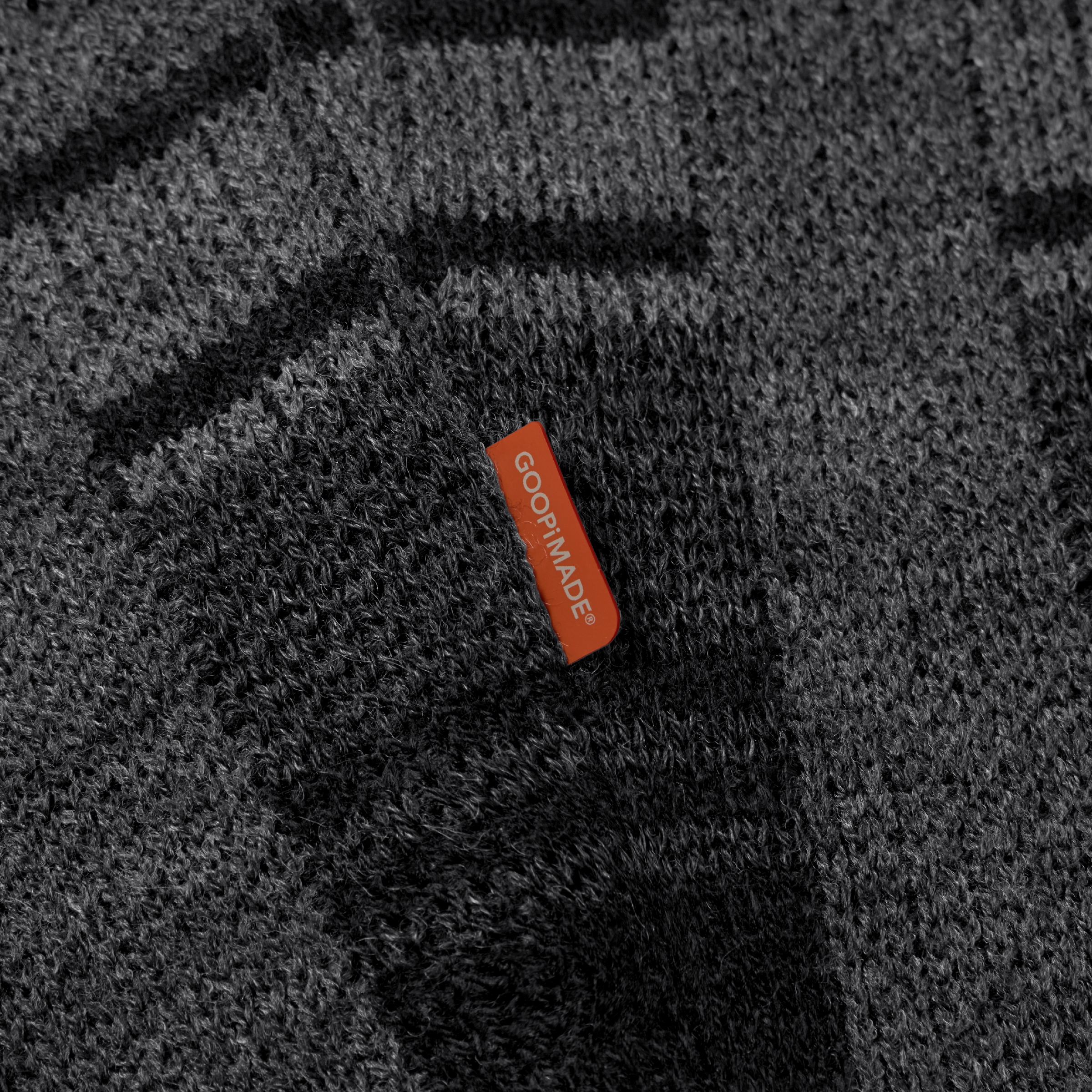 8SE-01K” MEGA-type Plaid Knit Sweater - Shadow