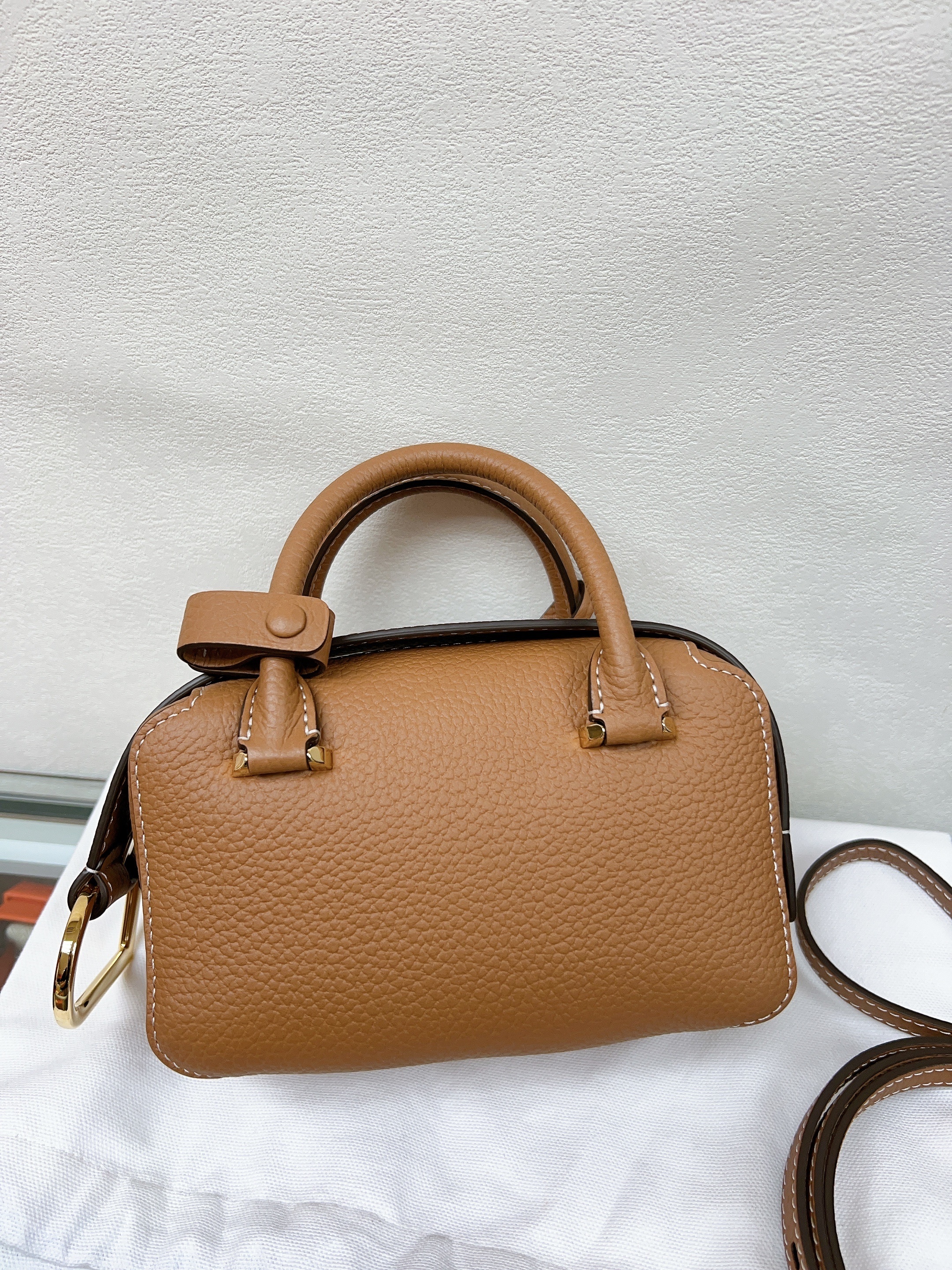 *Unused* Delvaux coolbox nano brown