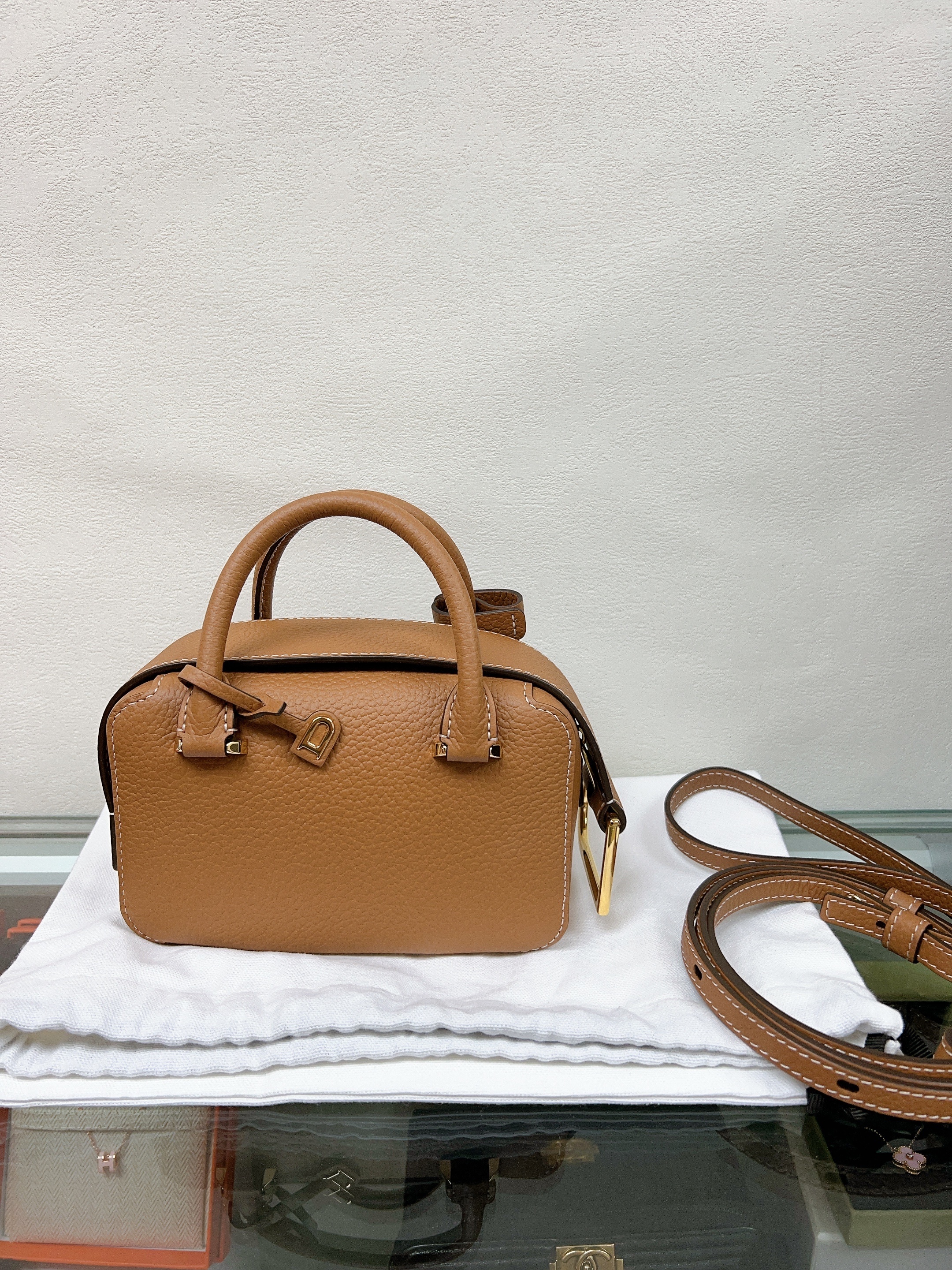 *Unused* Delvaux coolbox nano brown