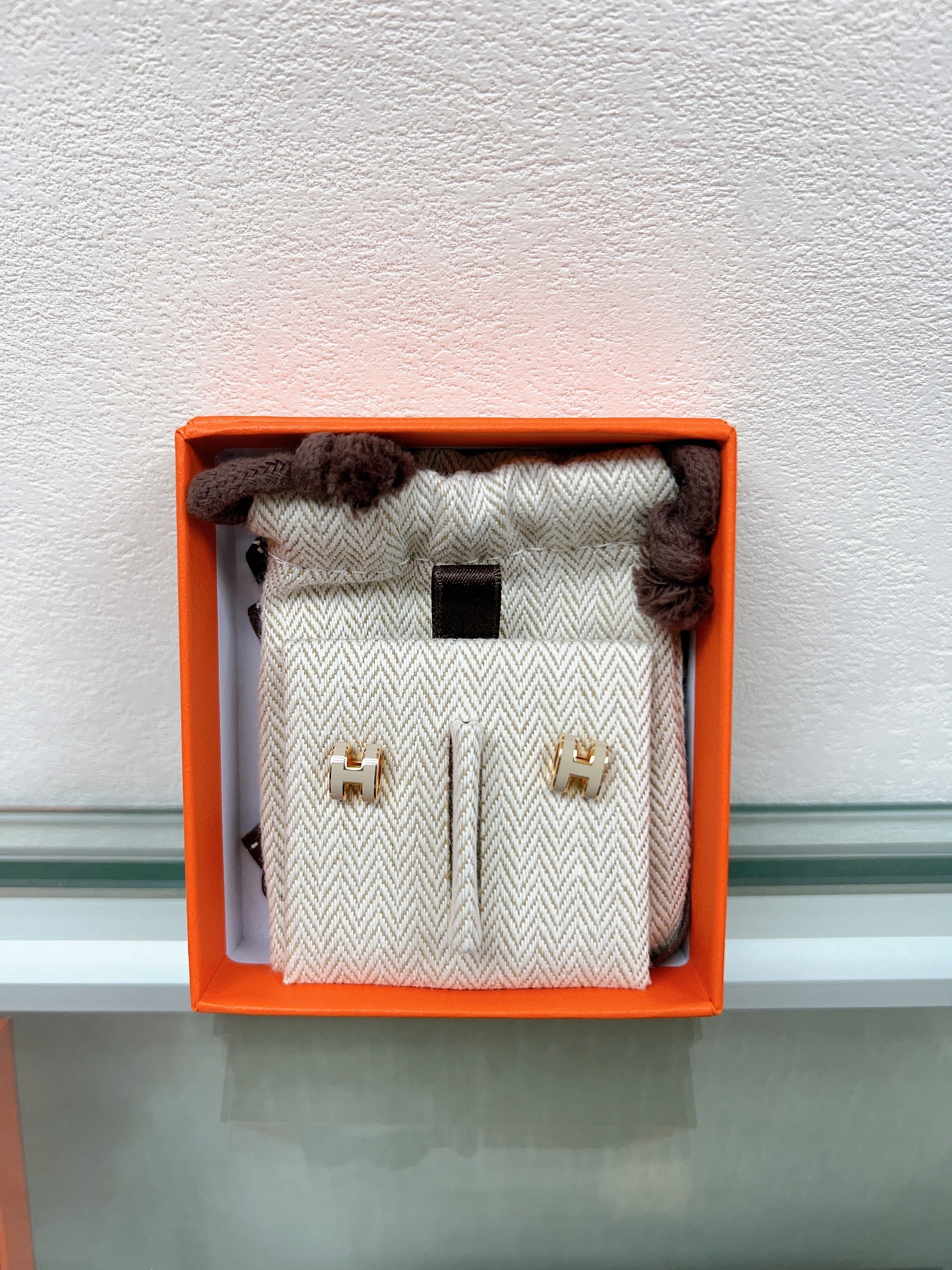 Hermes mini pop h earrings (marron glace/ RGHW)