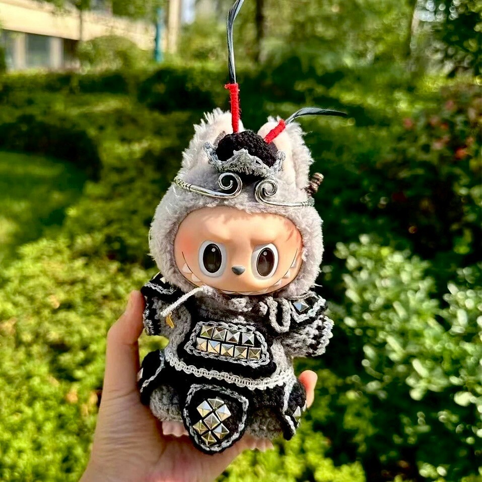 拉布布 LABUBU 心動馬卡龍 吊飾專用服裝 悟空鉚釘黑色造型套裝 (無附吊飾)