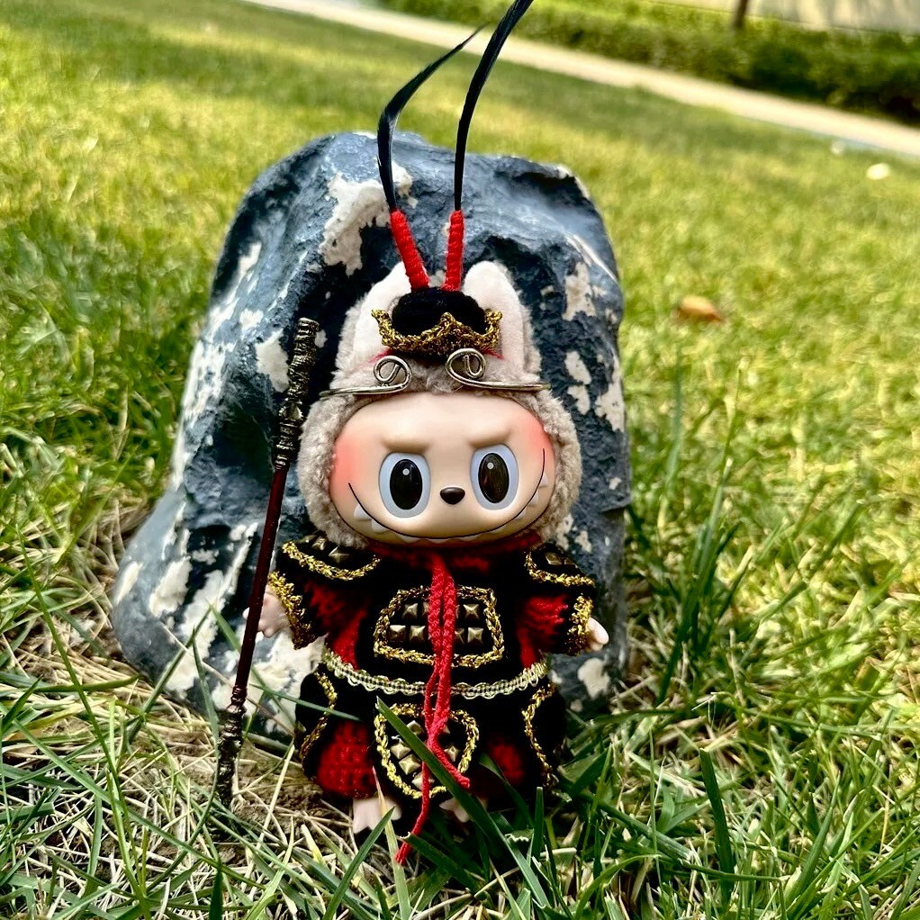 拉布布 LABUBU 心動馬卡龍 吊飾專用服裝 黑神話造型套裝 (無附吊飾)