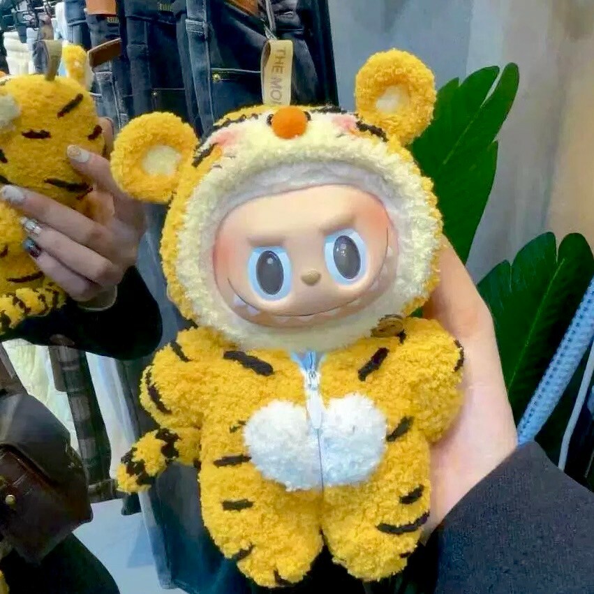 拉布布 LABUBU 心動馬卡龍 吊飾專用服裝 老虎套裝 (無附吊飾)