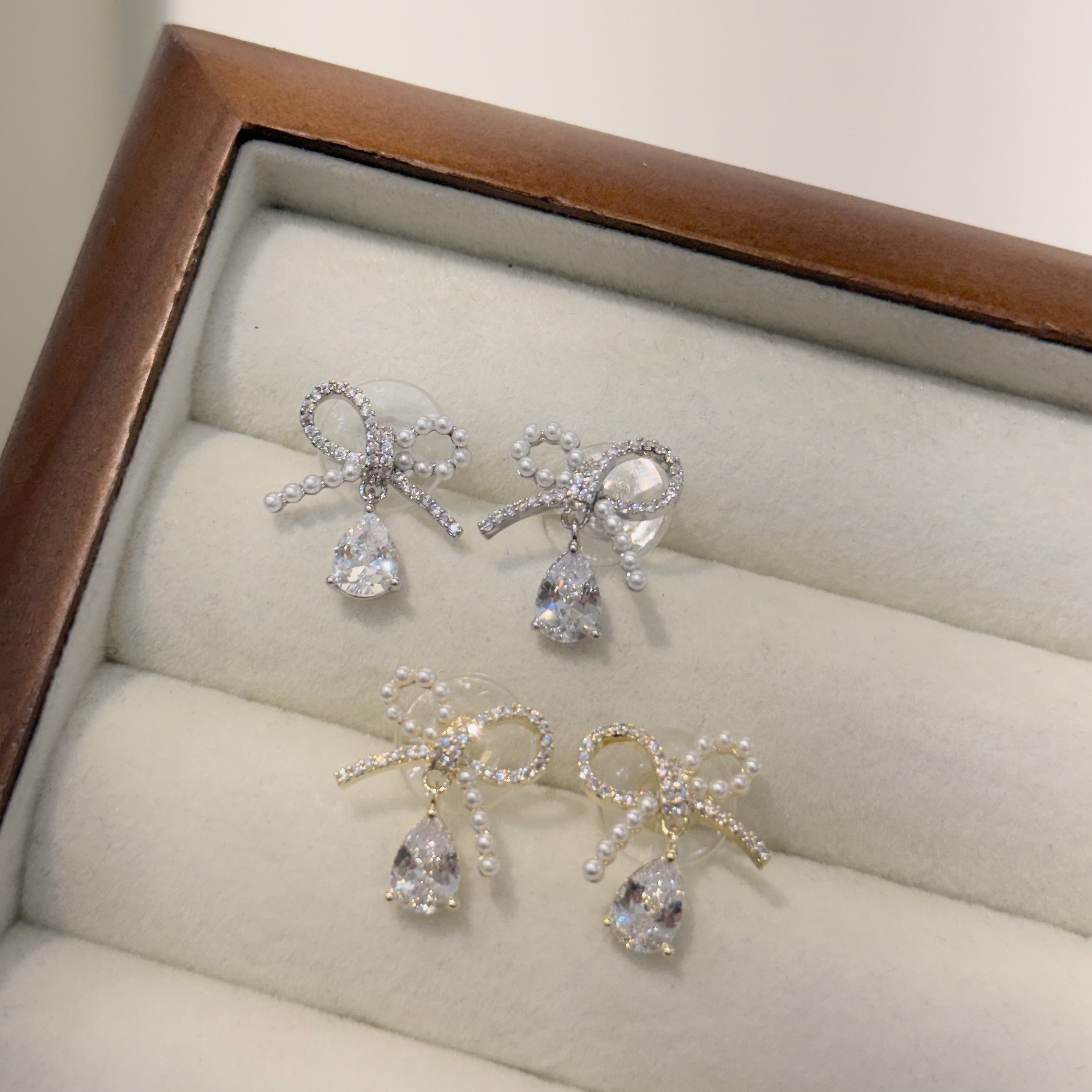 珍珠排鑽蝴蝶結水滴鑽垂吊