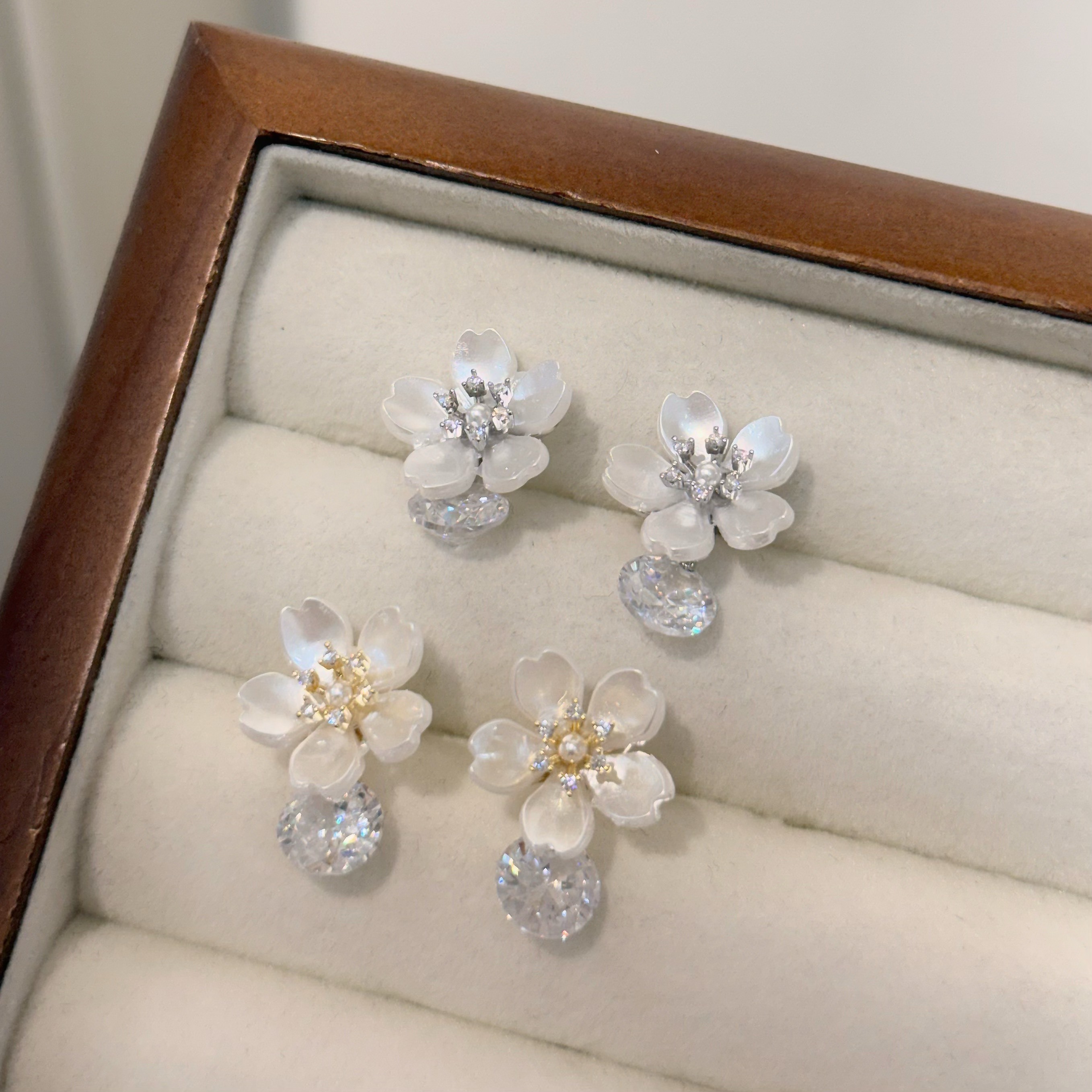 貝殼花朵單鑽垂吊