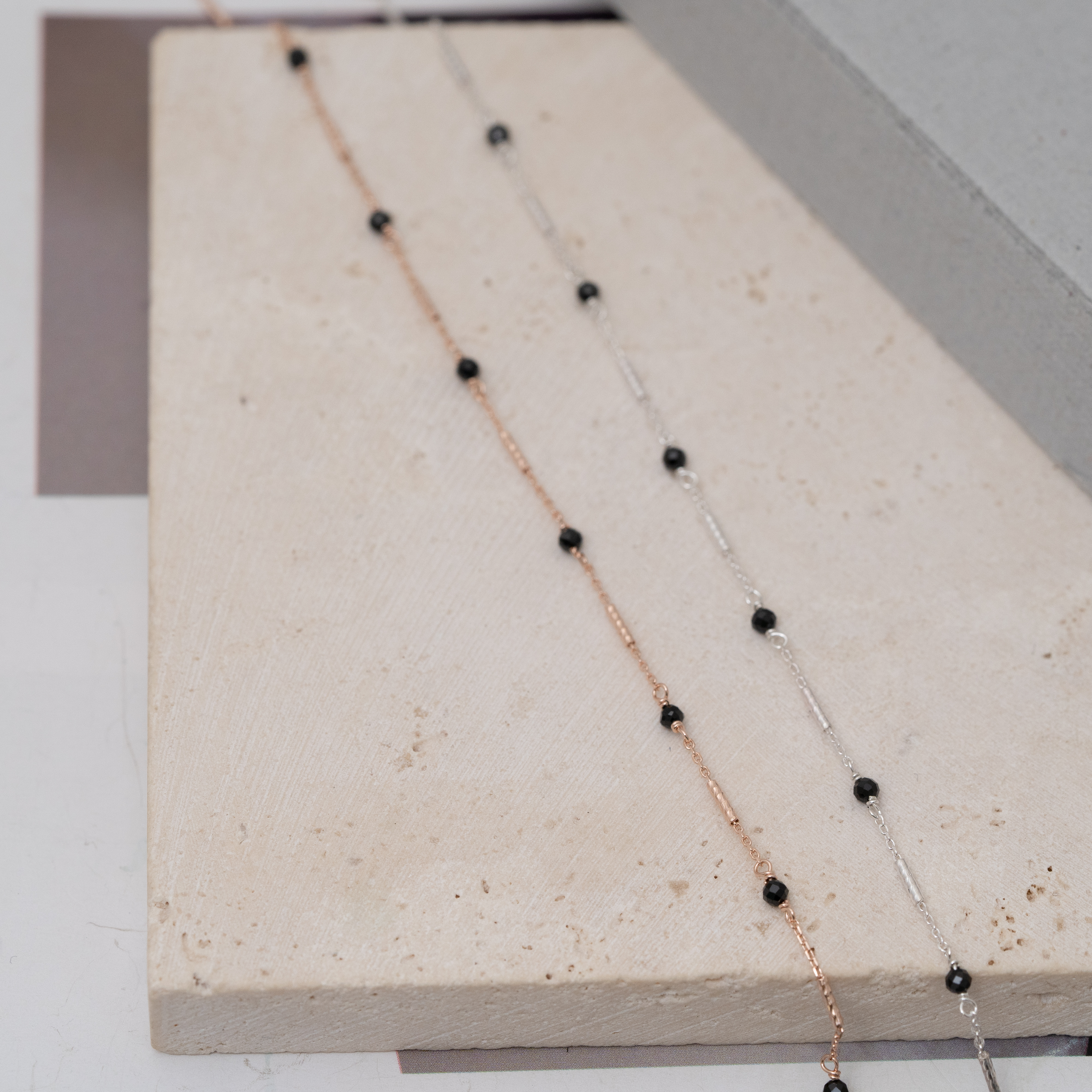 Svb27 (spinel)(黑尖晶石）