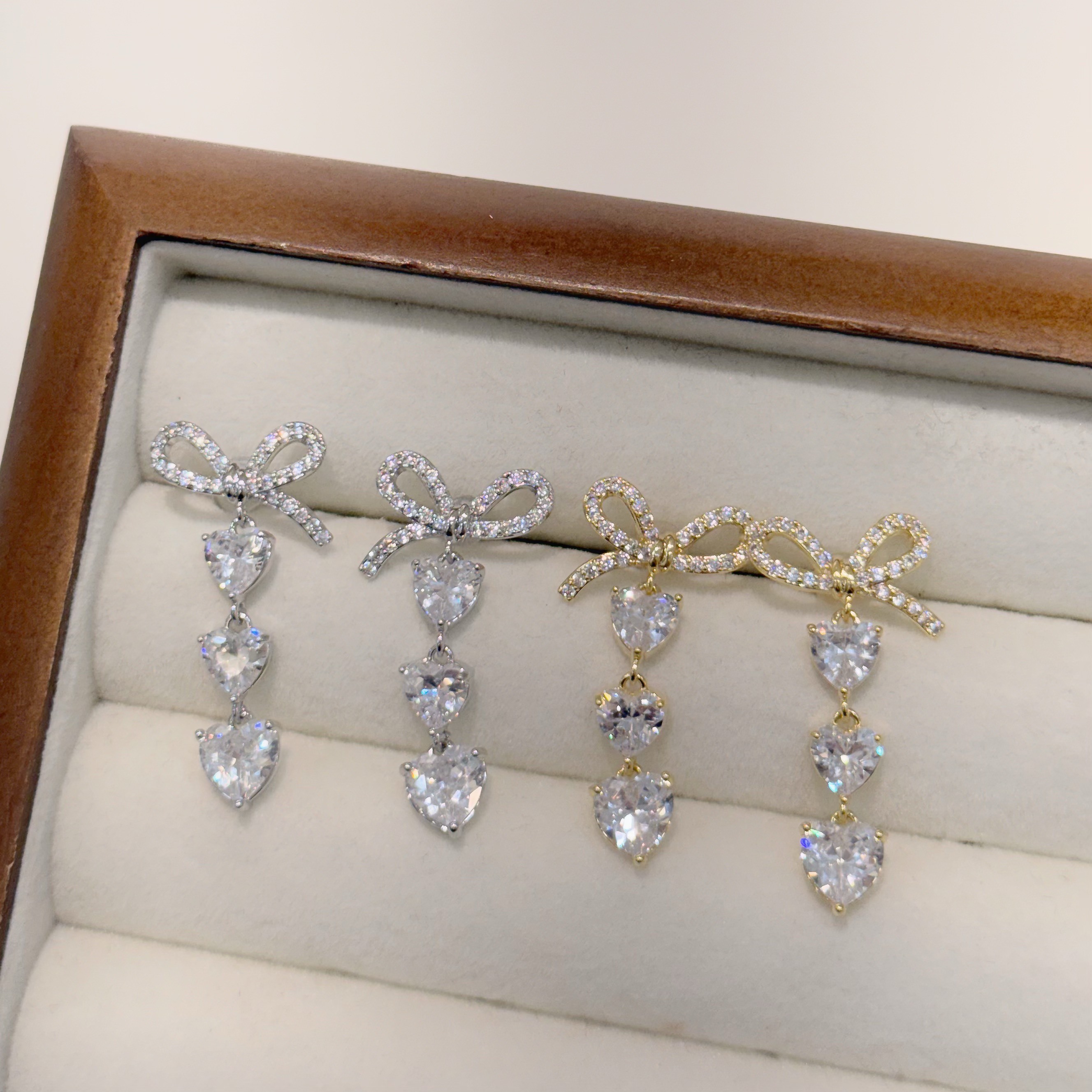 滿鑽蝴蝶結愛心垂吊