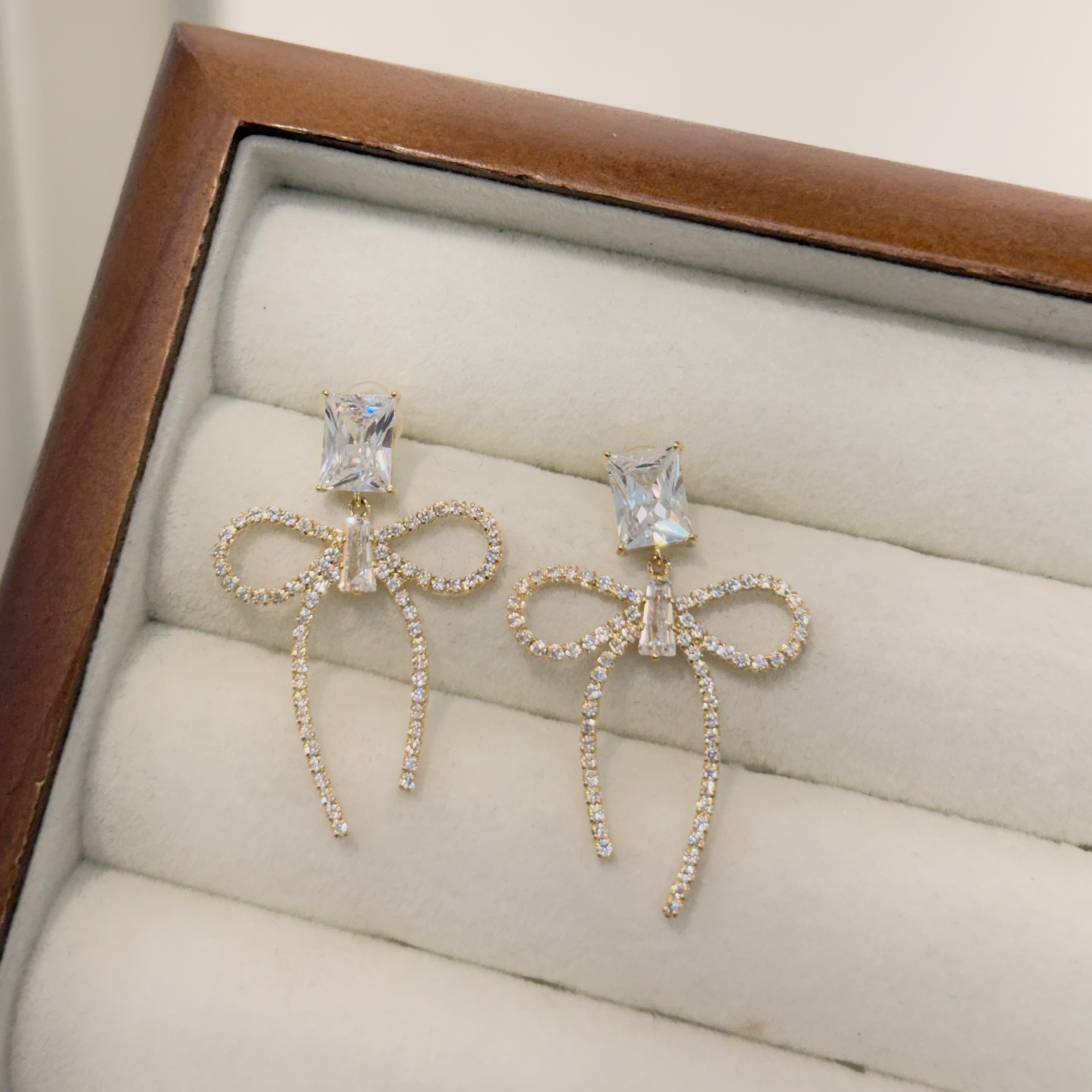 鋯石滿鑽蝴蝶結垂吊