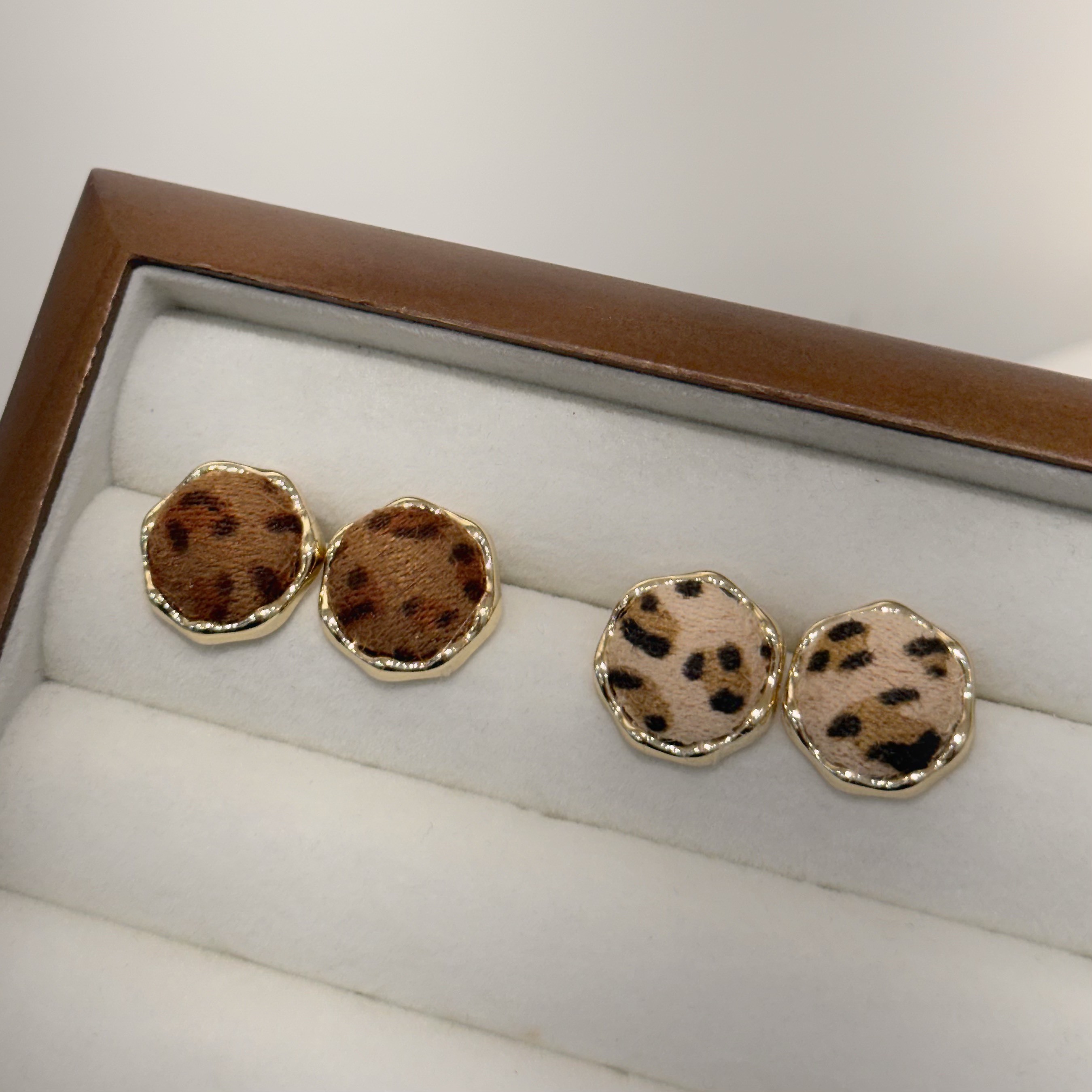 波浪邊豹紋圓形耳針