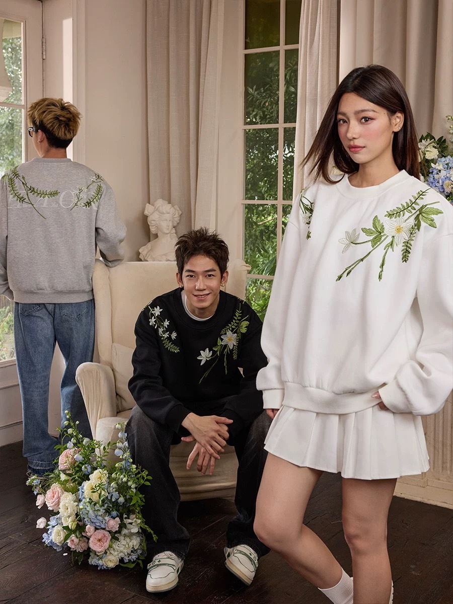Harsh and Cruel 慵懶感 刺繡繁花花環 圓領衛衣 HZ244030396