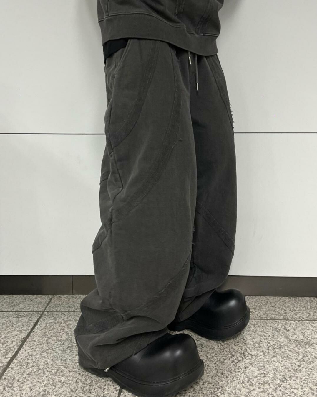 洗水淨色鬆身運動褲 UNUSED-030P