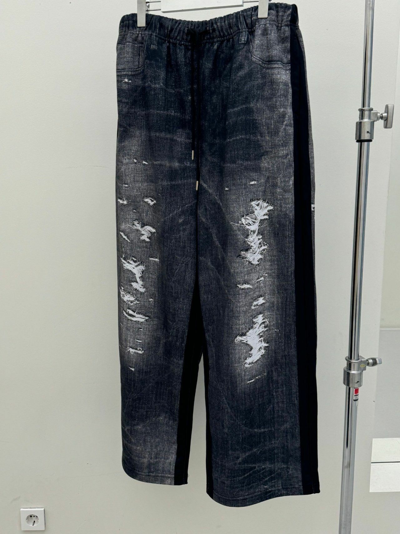 仿破爛牛仔圖案鬆身棉褲 GLAMOUR-059P