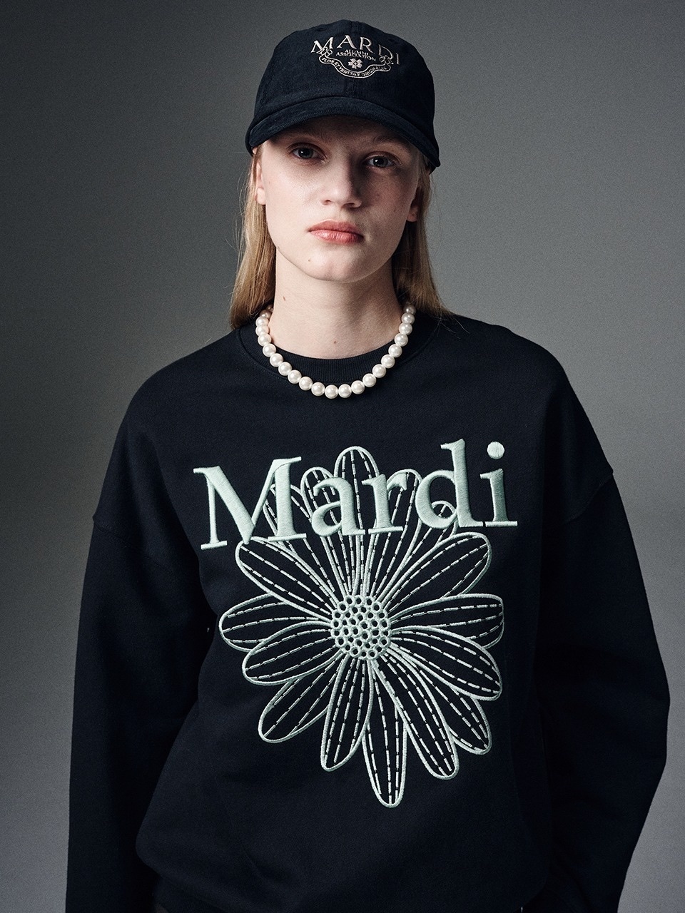 MARDI MERCREDI - SWEATSHIRT FLOWERMARDI NEEDLEWORK (BLACK MINT)