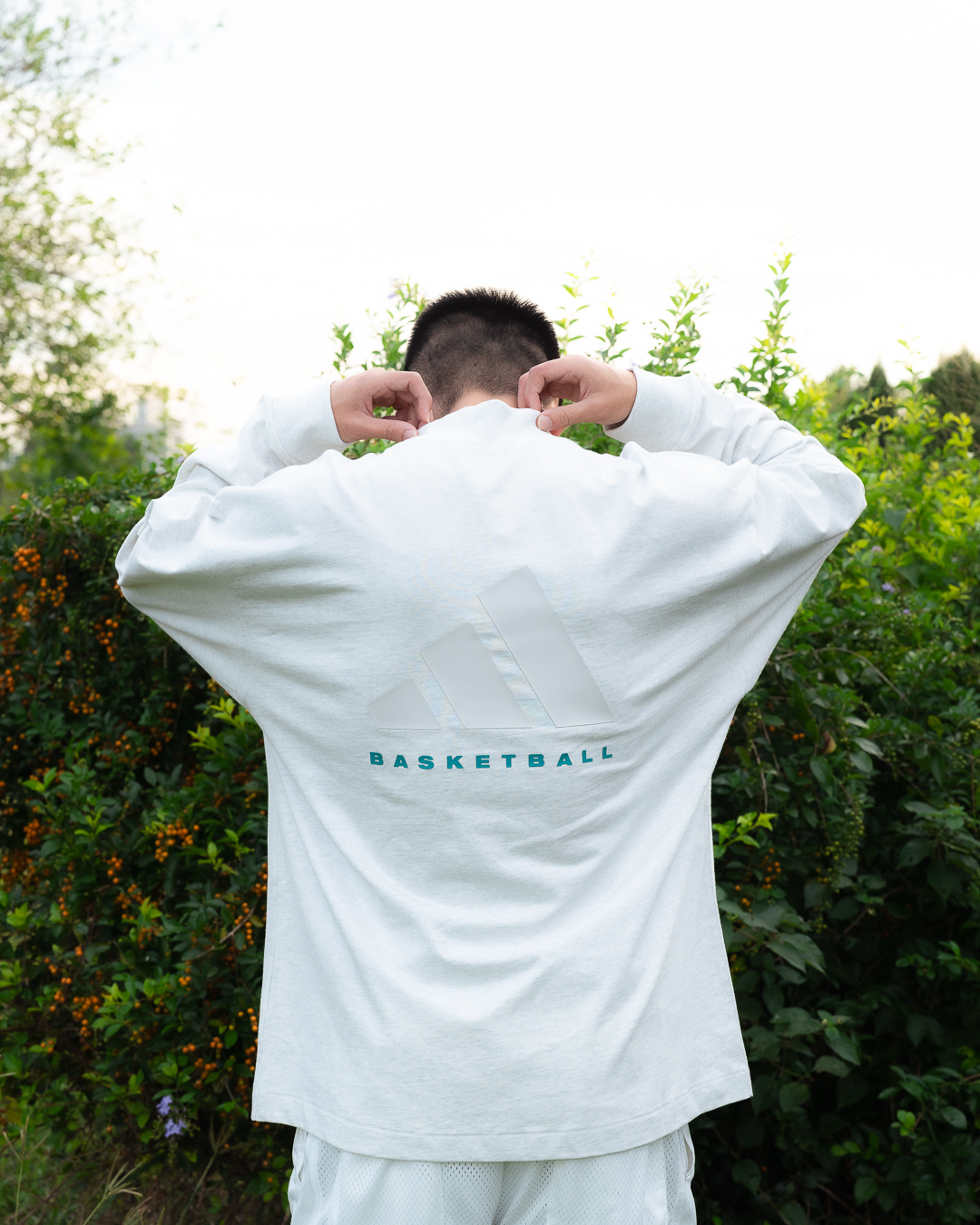 『這款真的超帥 橋哥自己留兩套🤯』Adidas Basketball 立領長袖