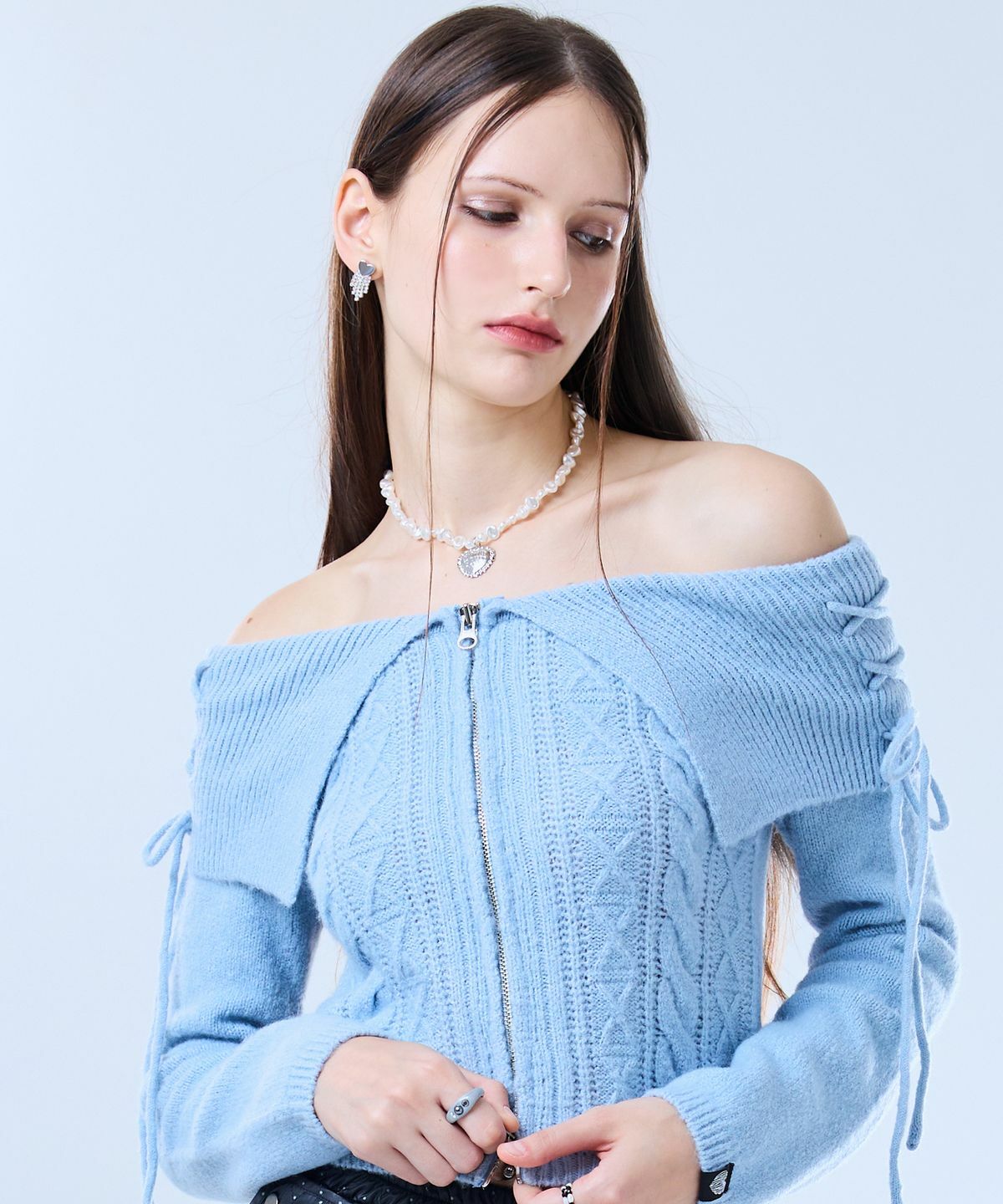 LUVISTRUE FS RIBBON OFF-SHOULDER KNIT ZIP UP