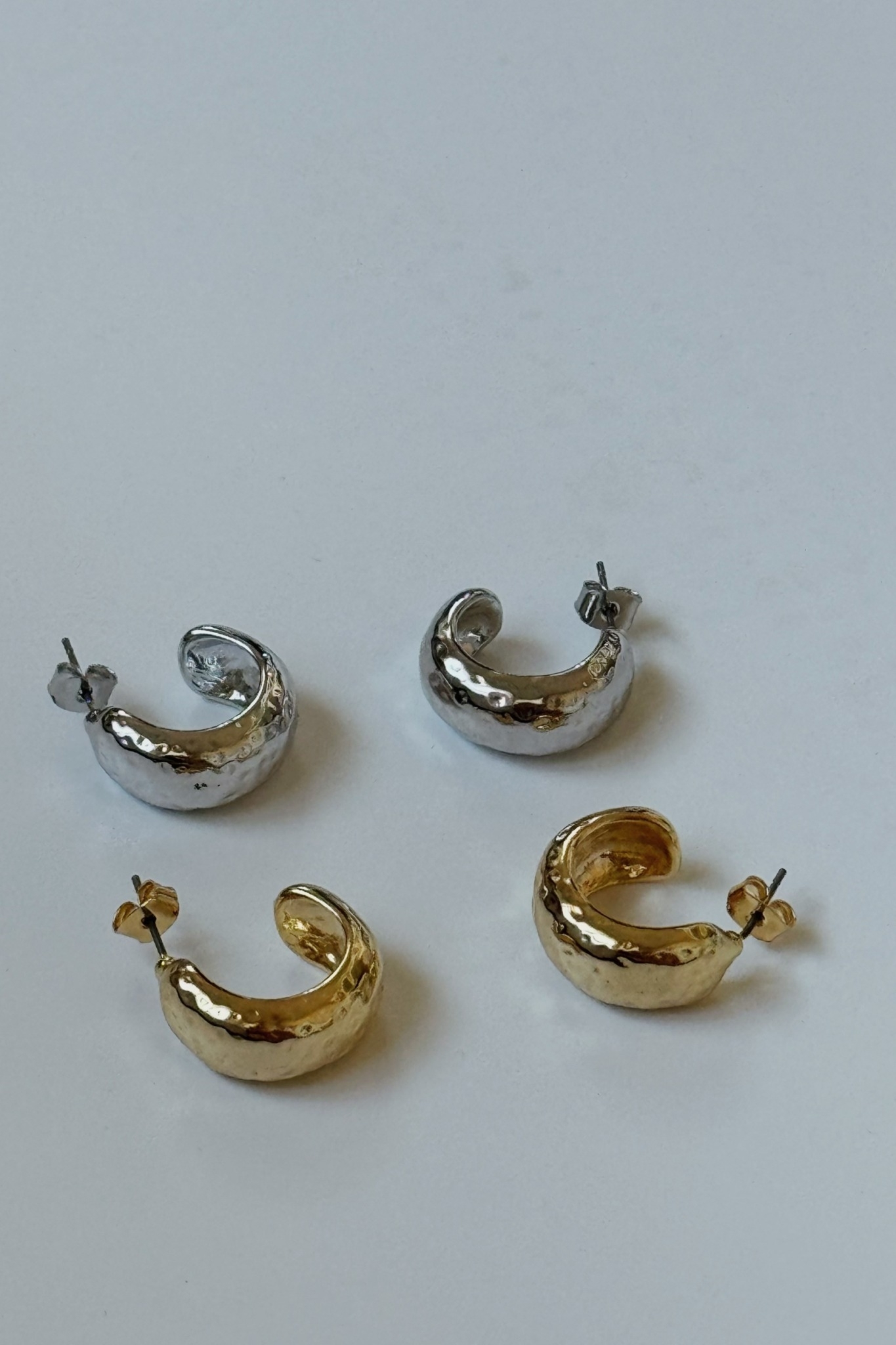 (現貨) 水波紋C字耳環 FO68