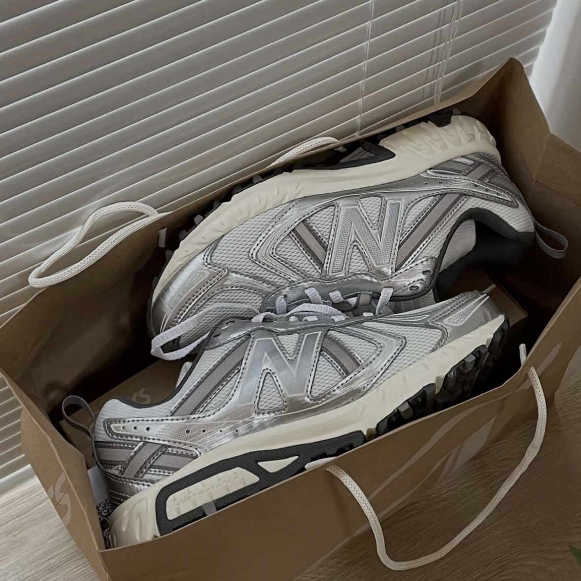 New Balance NB 410v5 老爹鞋 金屬 白銀 MT410KM5