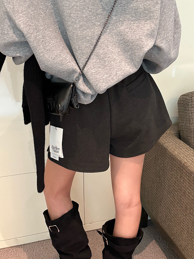 鬆緊腰斜紋短褲-一色