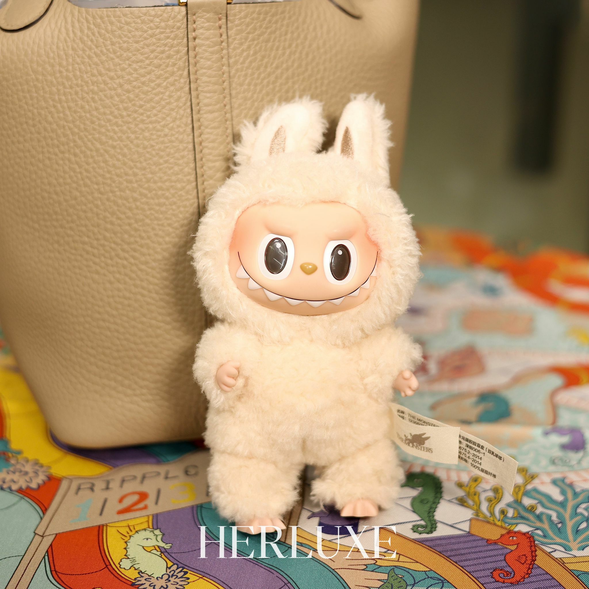 Labubu V1 Soymilk (bag charm)