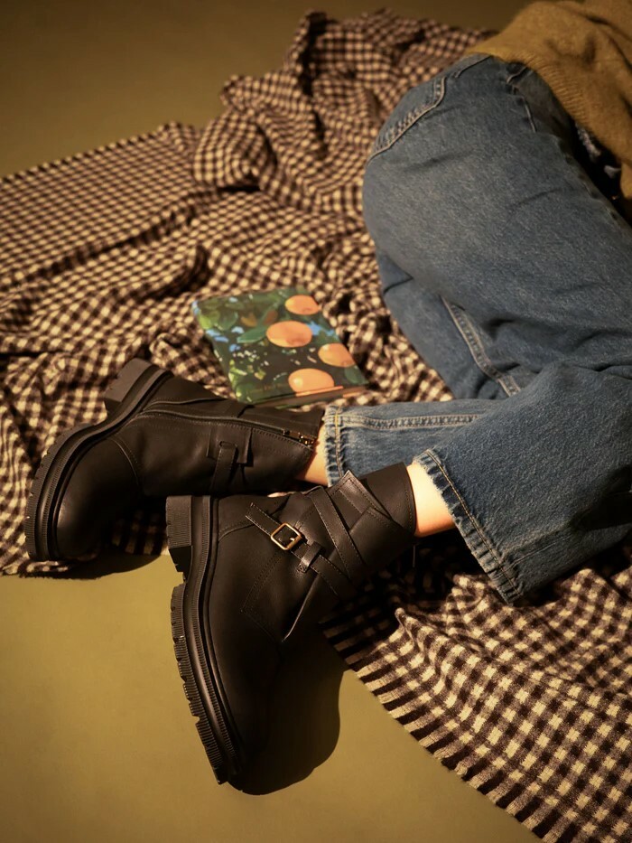 LB #267 Round Toe Leather Pleated Boots