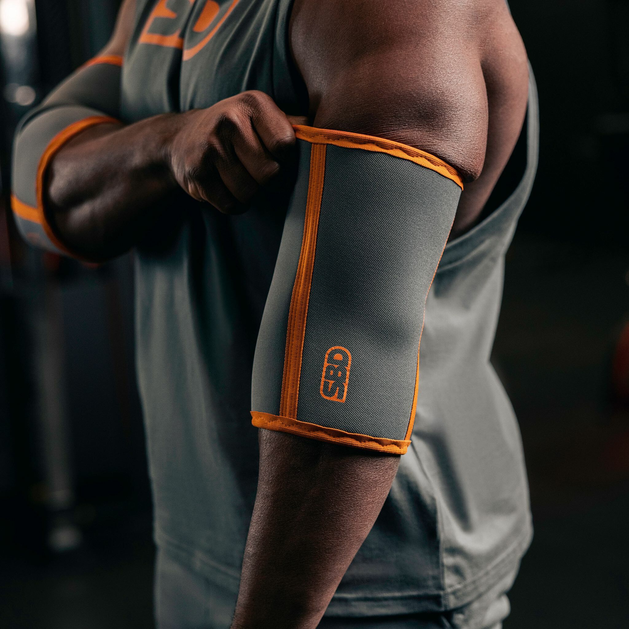 鍛造系 - 護肘 (鋼鐵灰)