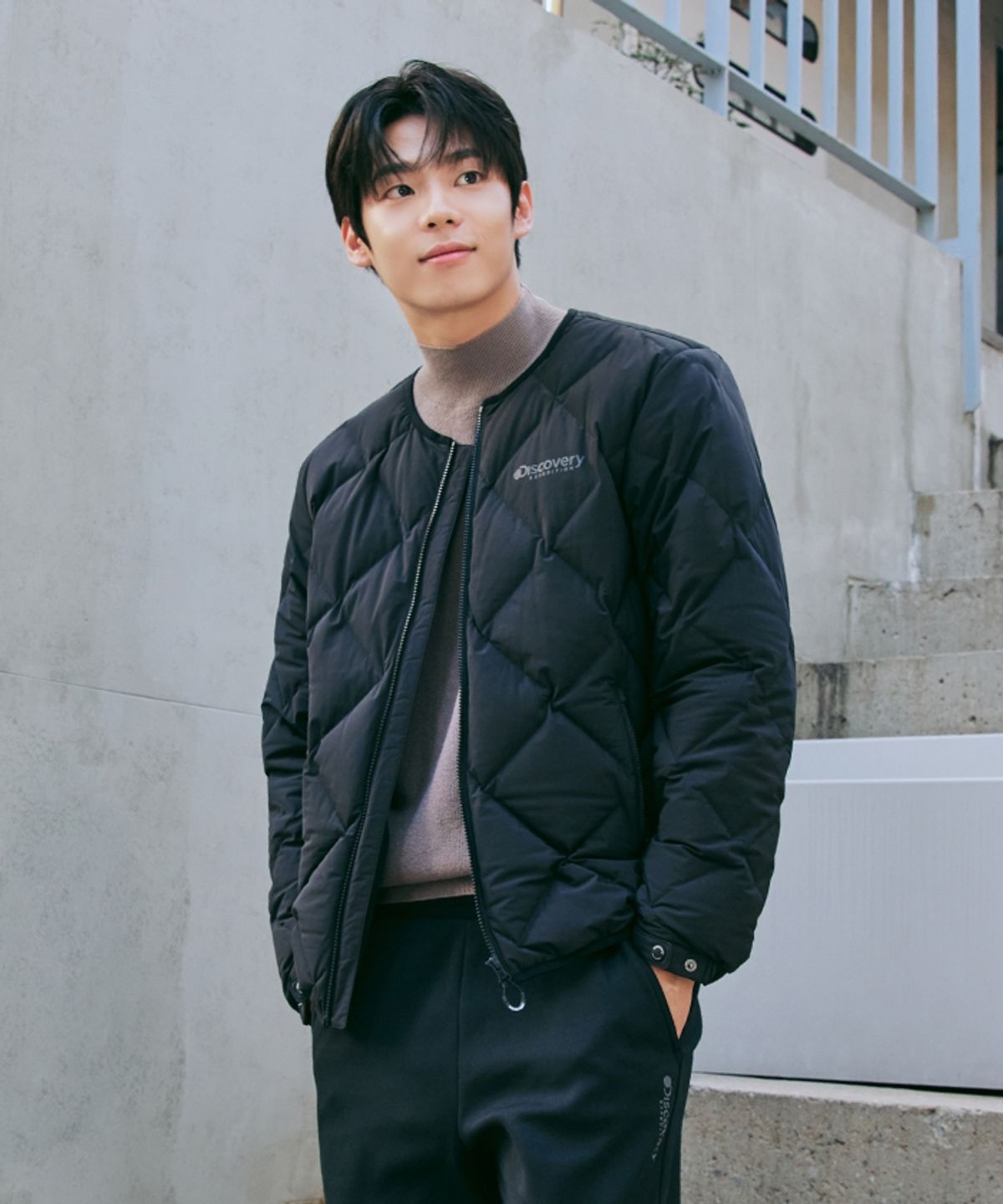 【代購】Discovery 探索 男 Dehas U領 格紋 鵝絨 羽絨 開襟 外套 DMDJ77046