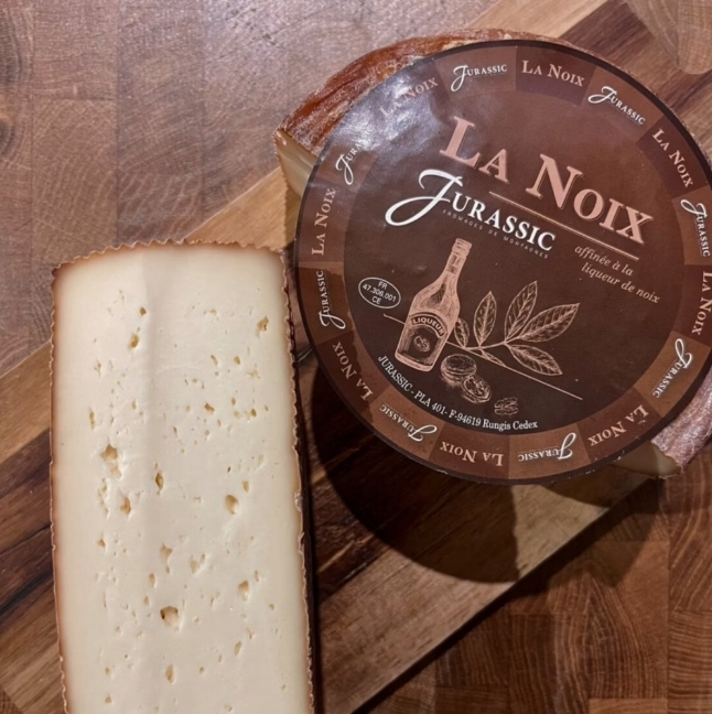 【空運到貨】法國 侏儸紀系列 核桃利口酒風味乾酪