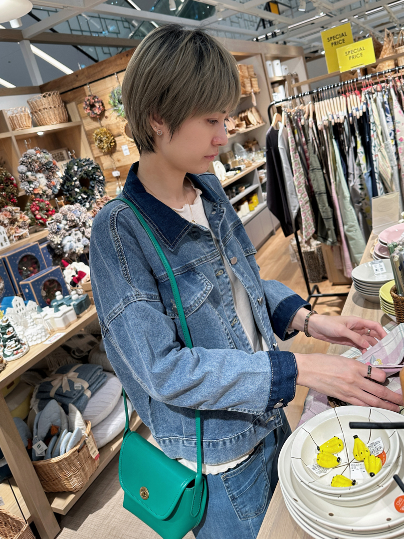 沒有厚重感的個性拚色牛仔外套 ⚡搶現貨 ⚡