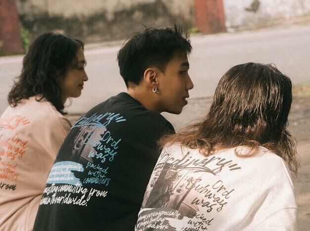 Ordinary Subway 草寫大學Tee