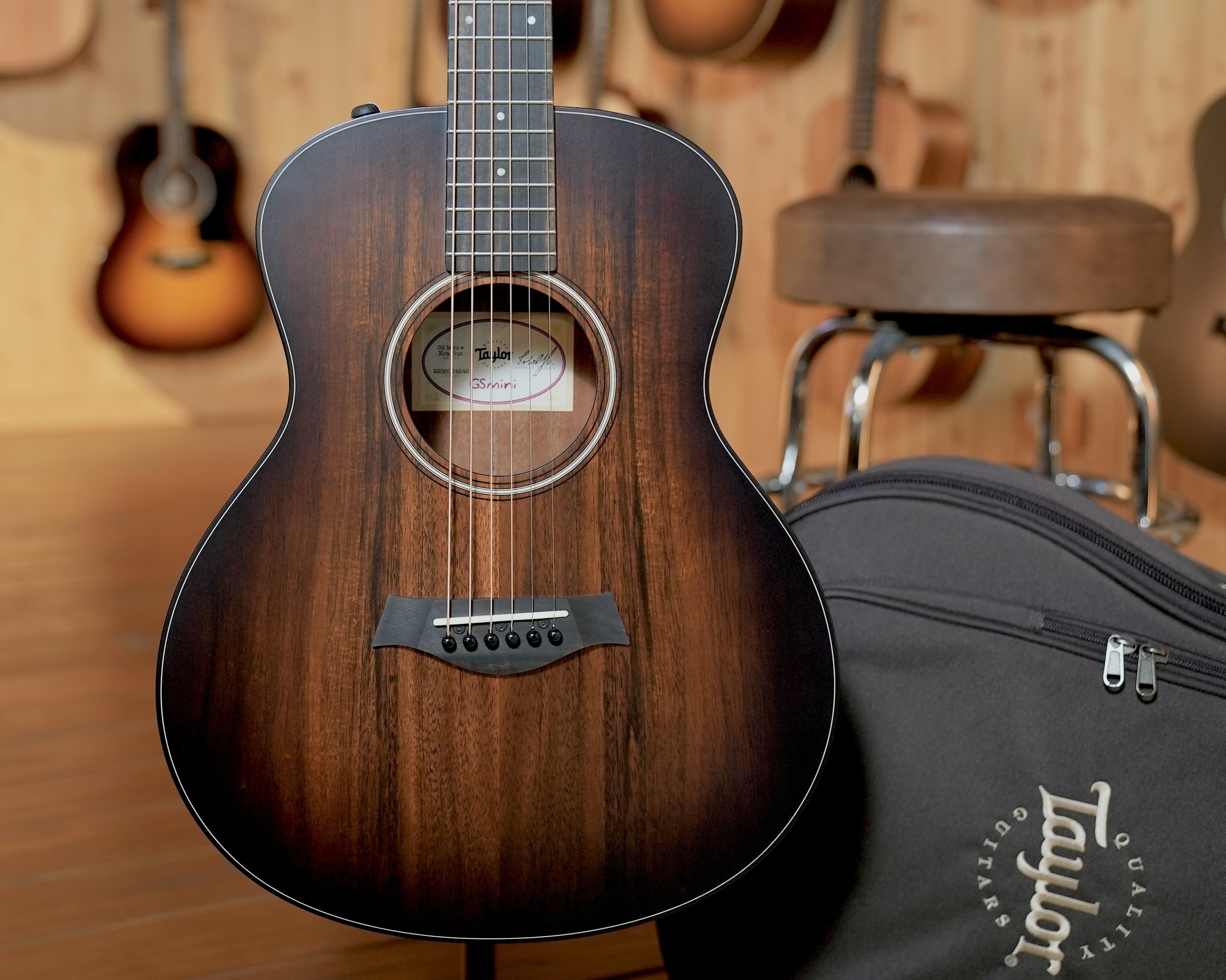 Taylor GS Mini-e Koa ES2 ピックアップ搭載 ミニギター 新品入荷
