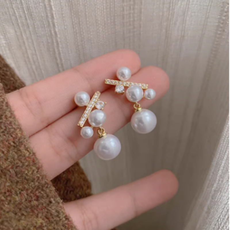 珠串綴鑽耳環